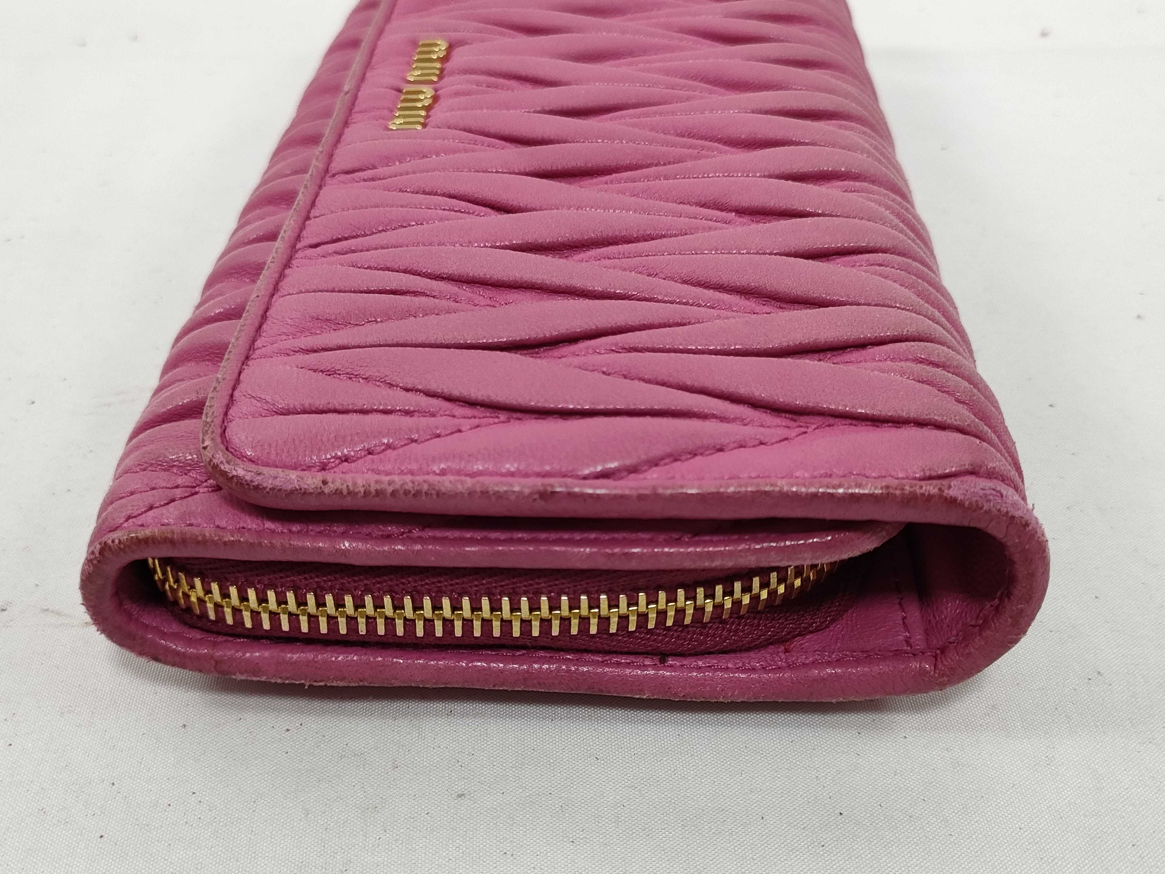 Matelassé 1M1365 Bi-fold Long Wallet, Pink Leather — view 4