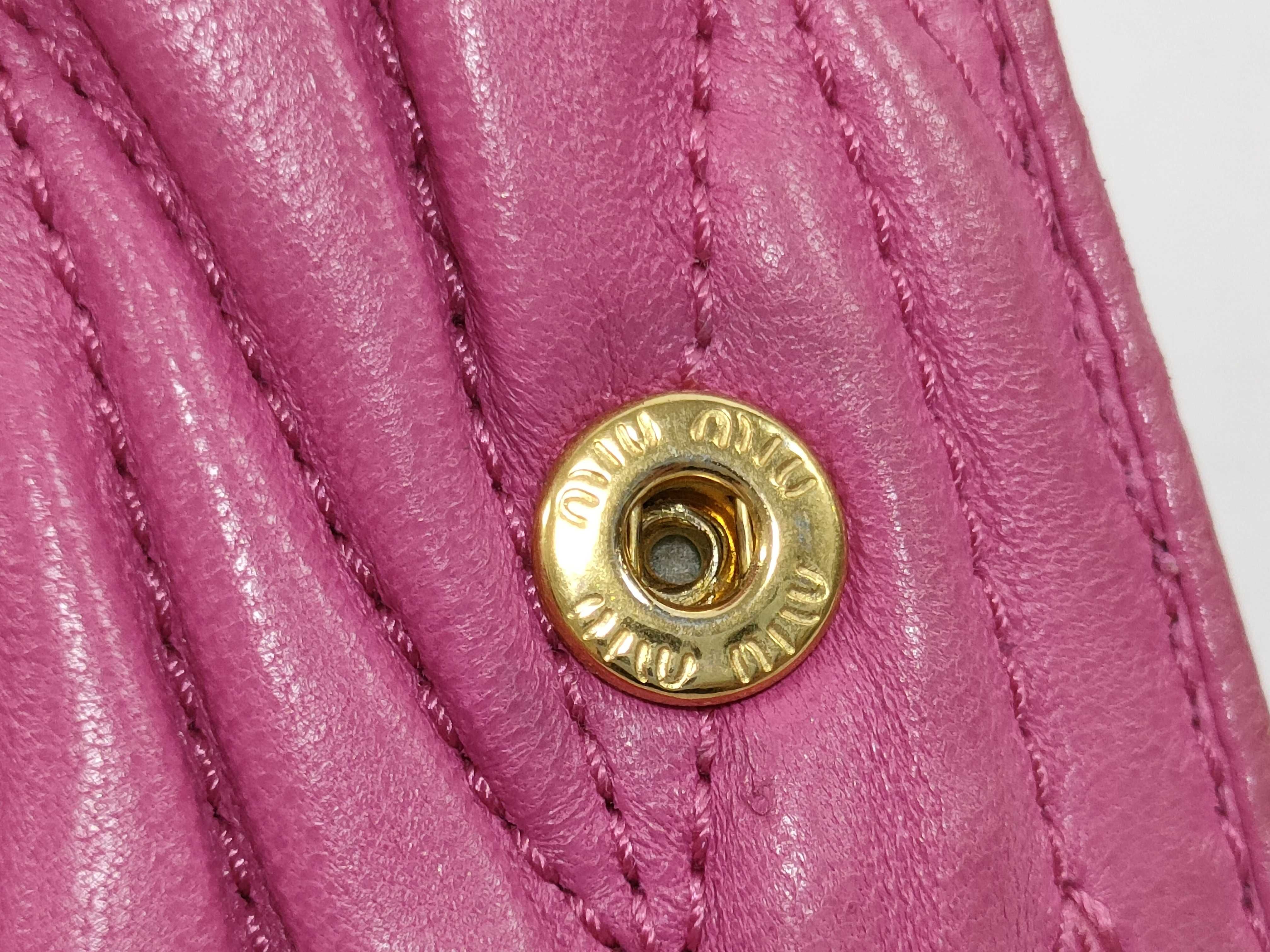 Matelassé 1M1365 Bi-fold Long Wallet, Pink Leather — view 9