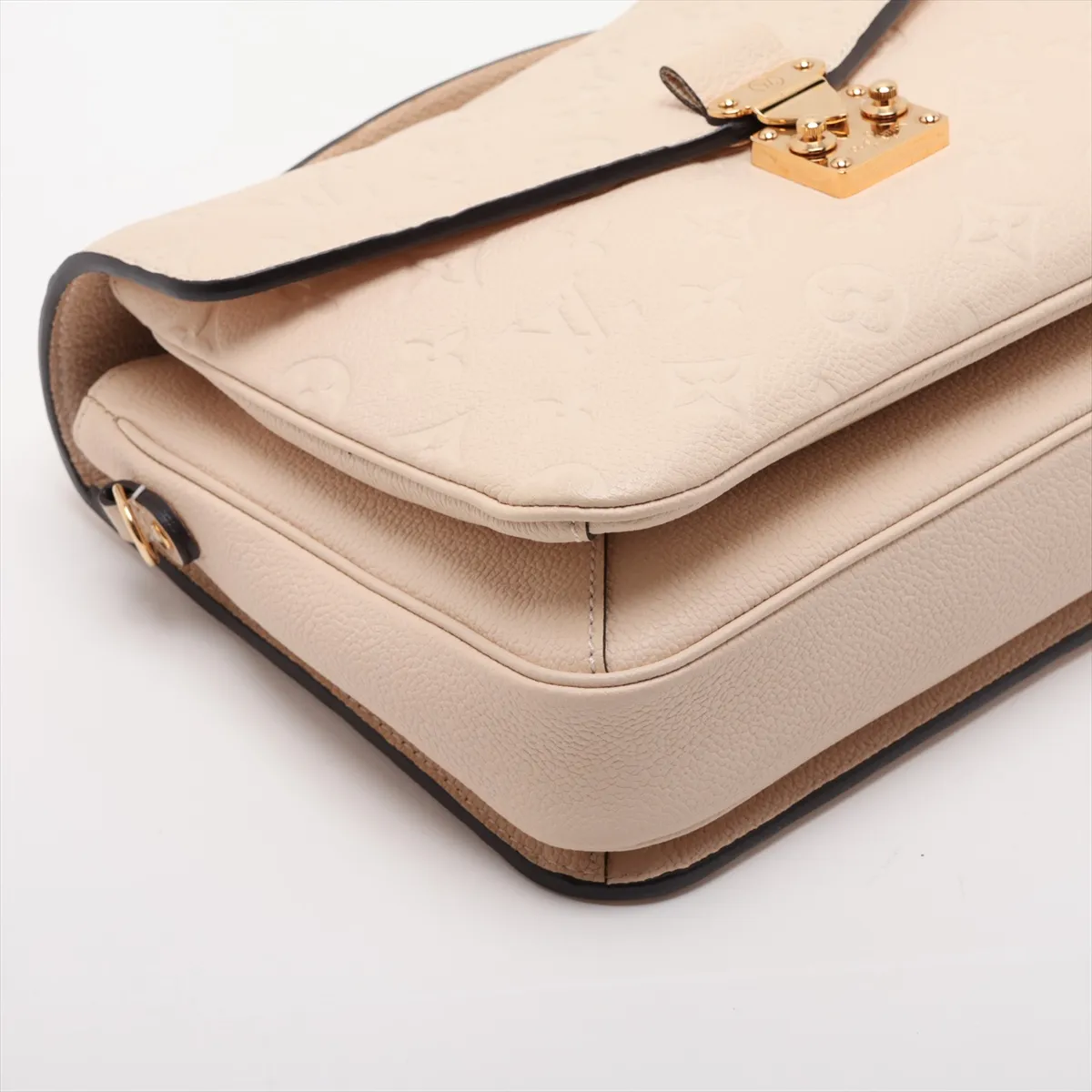Monogram Empreinte Pochette Métis M44072 AR0148 Beige — view 4