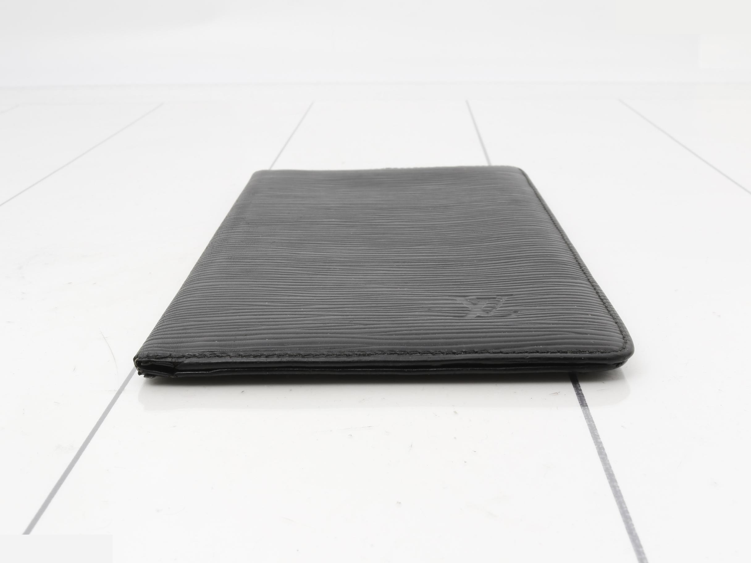LV M63732 Epi Portefeuille Chequier Carte Credit Long Wallet, Black — view 3