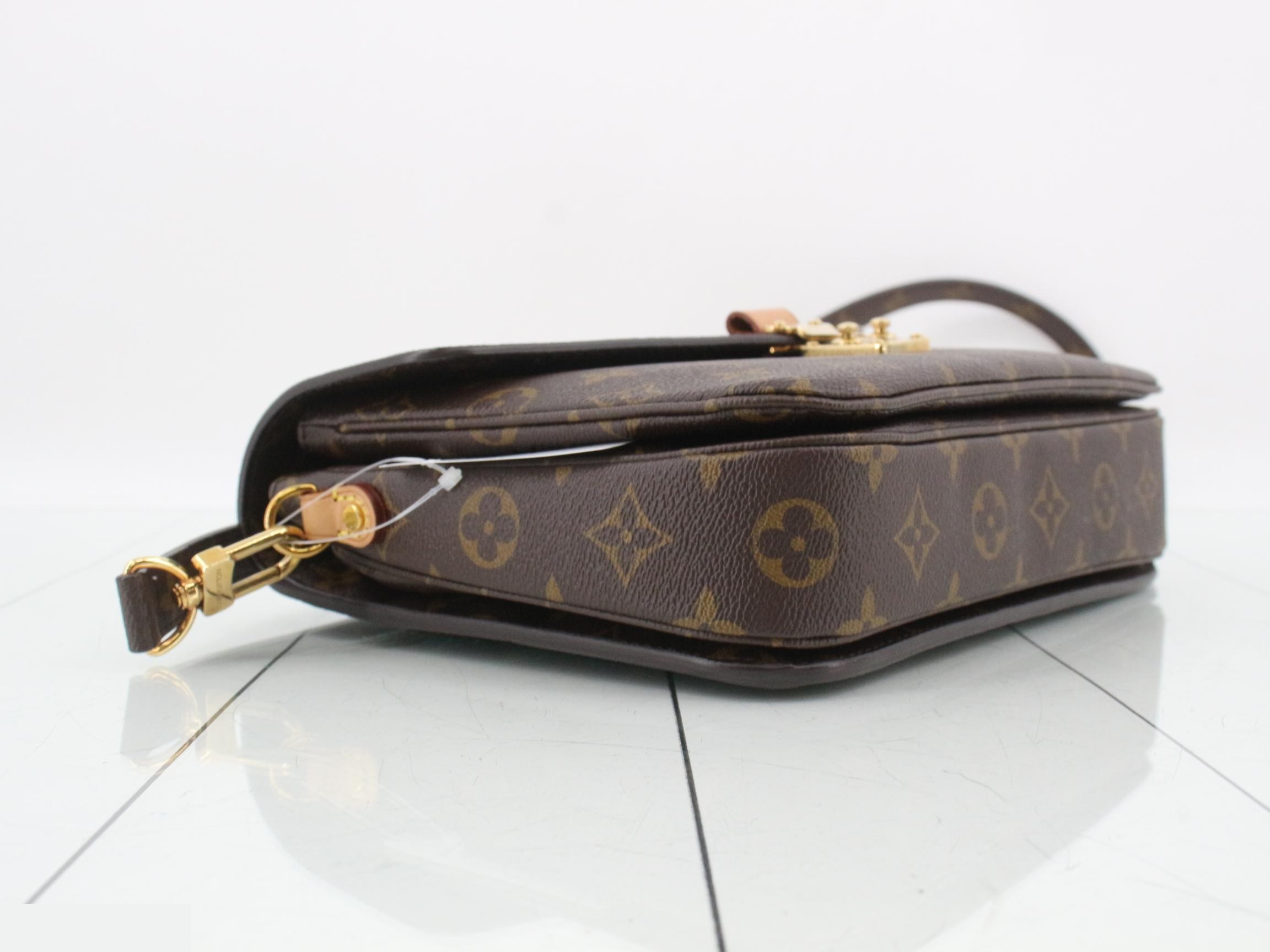 Monogram Pochette Métis MM 2-Way Shoulder/Handbag — view 5
