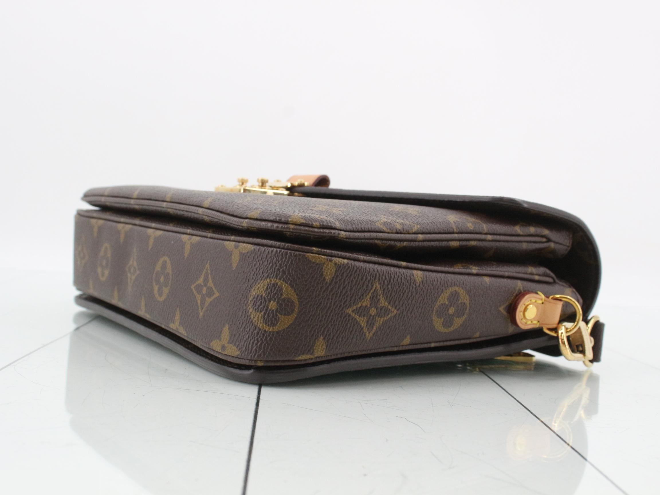 Monogram Pochette Métis MM 2-Way Shoulder/Handbag — view 6