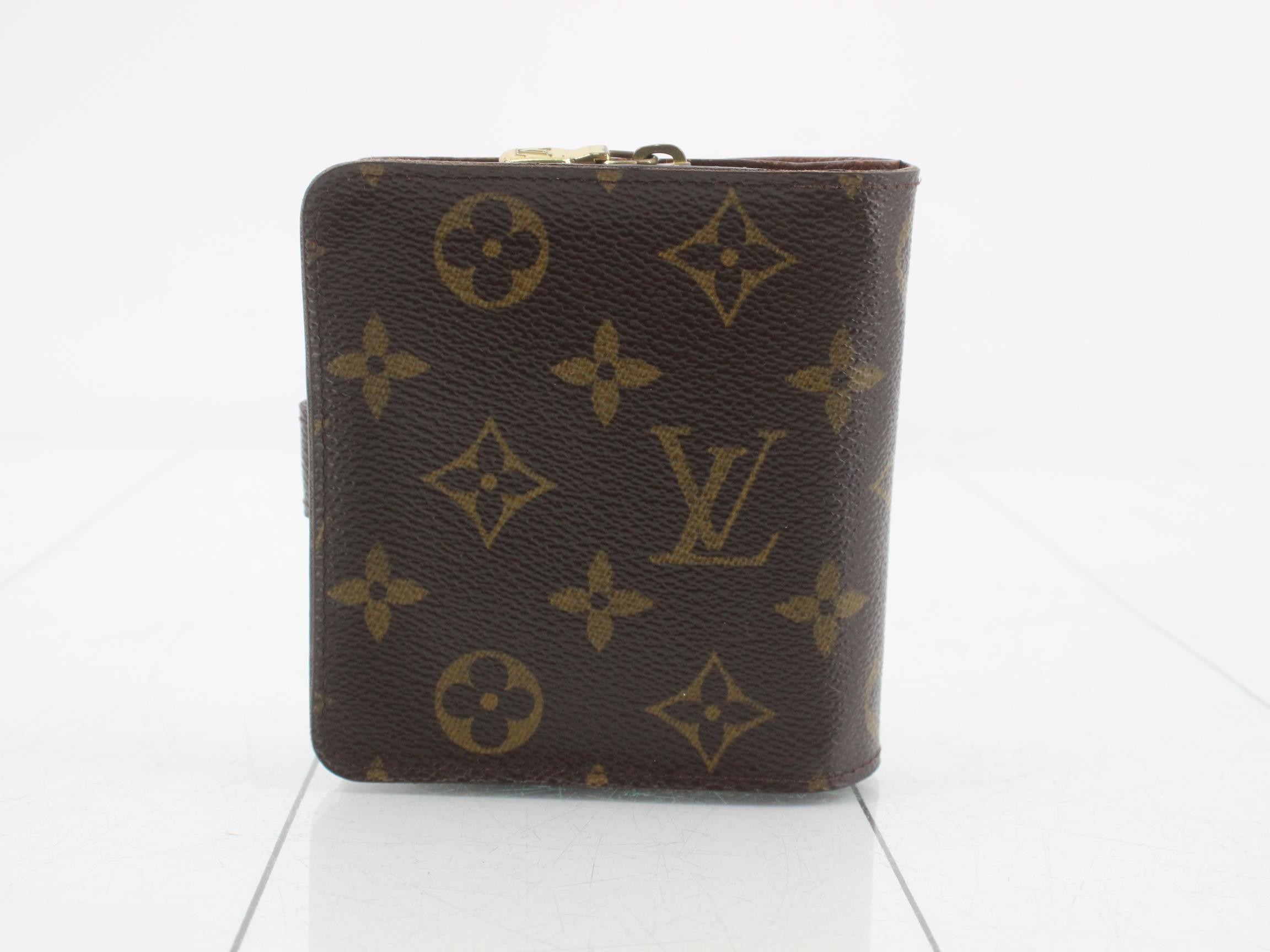 Compact wallet — view 2