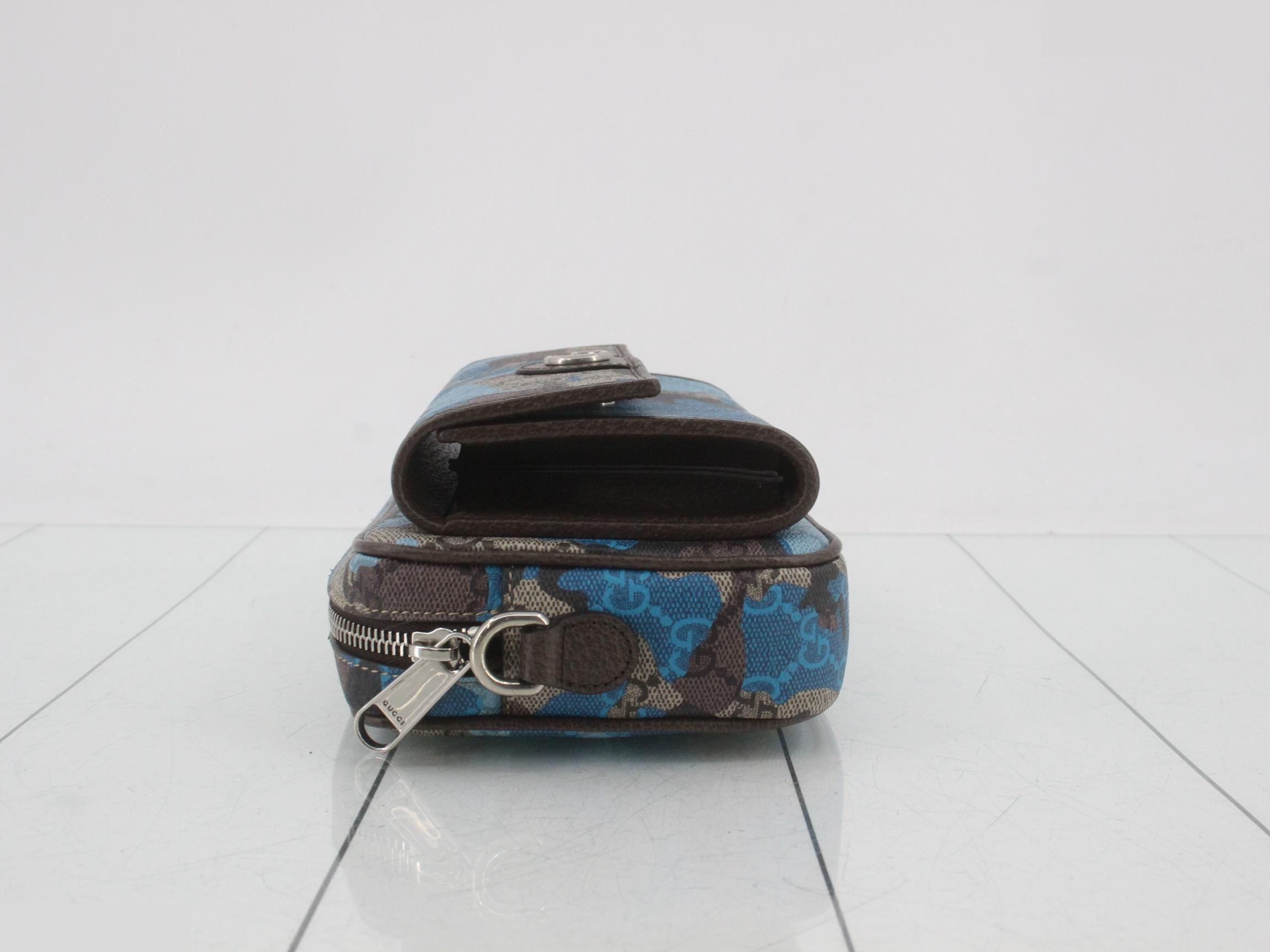 Unused GG Supreme camouflage shoulder bag — view 4