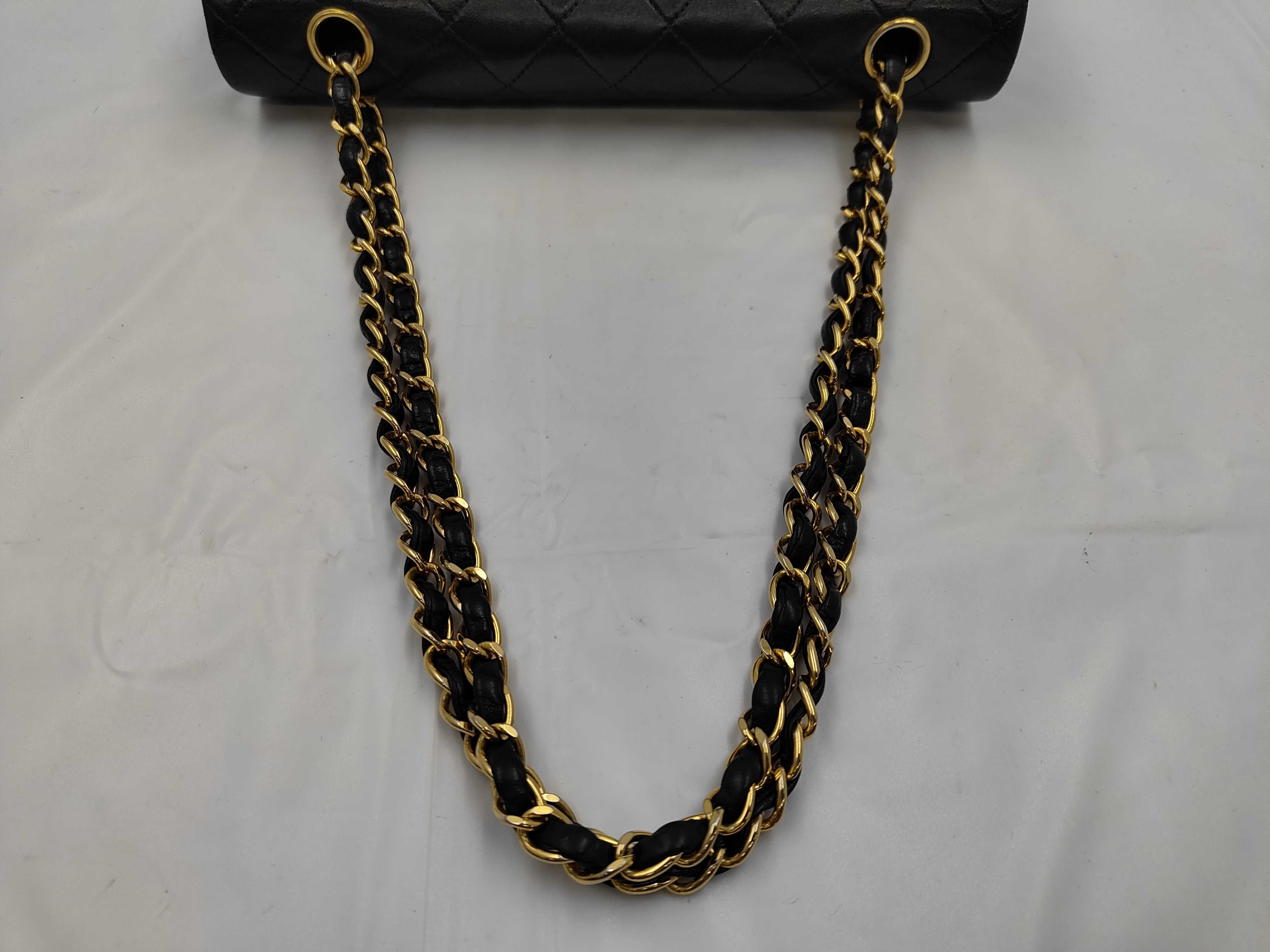 Matelassé 25 Double Flap Double Chain Lambskin Shoulder Bag — view 3