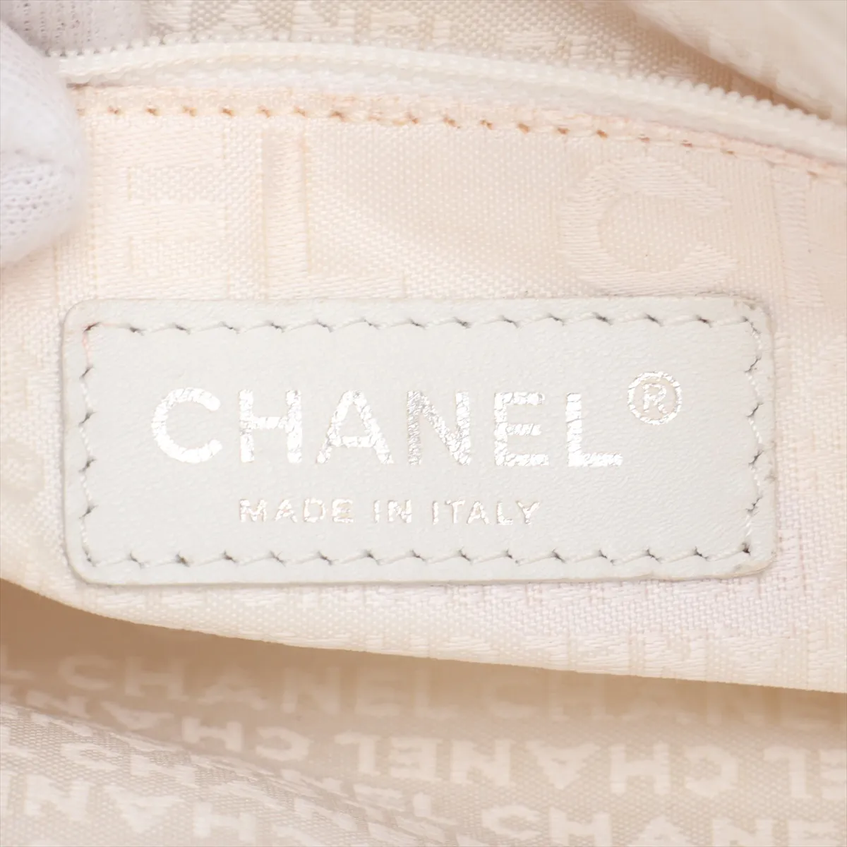 Executive Leather Tote Bag 2.55 White Silver Hardware 10751129 (Serial Number in the 10s) — view 12