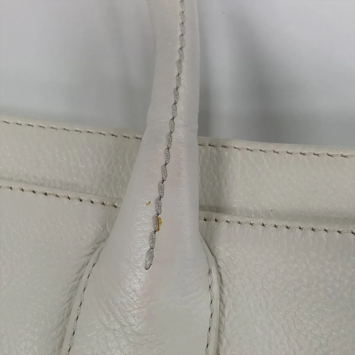 Executive Leather Tote Bag 2.55 White Silver Hardware 10751129 (Serial Number in the 10s) — view 14