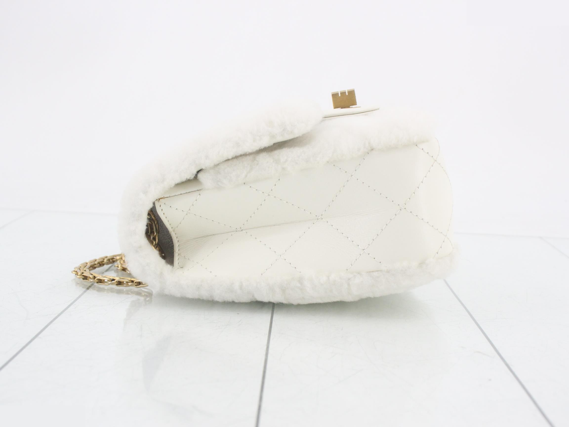 2.55 Chain Shoulder Bag, White — view 4