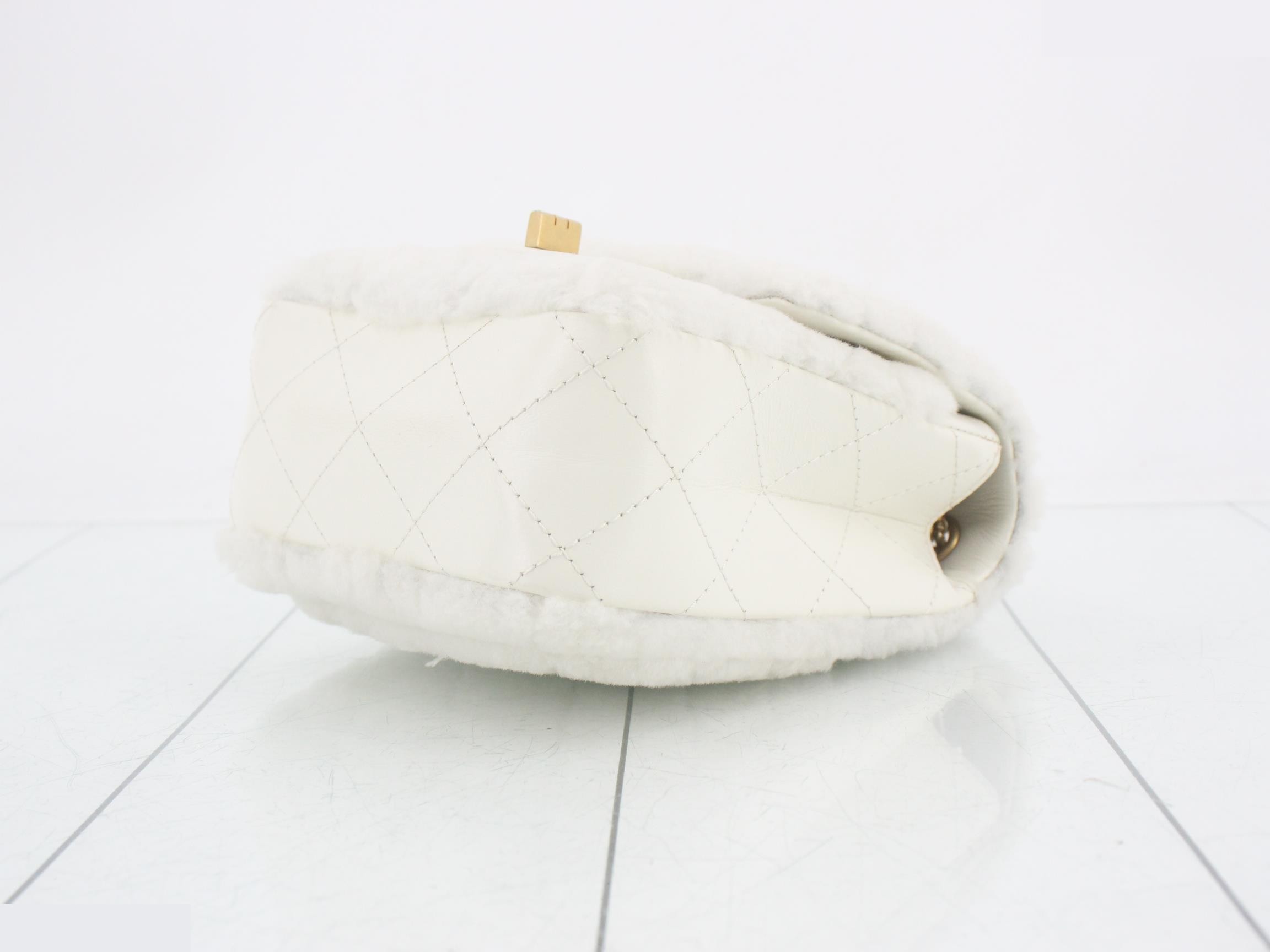 2.55 Chain Shoulder Bag, White — view 6
