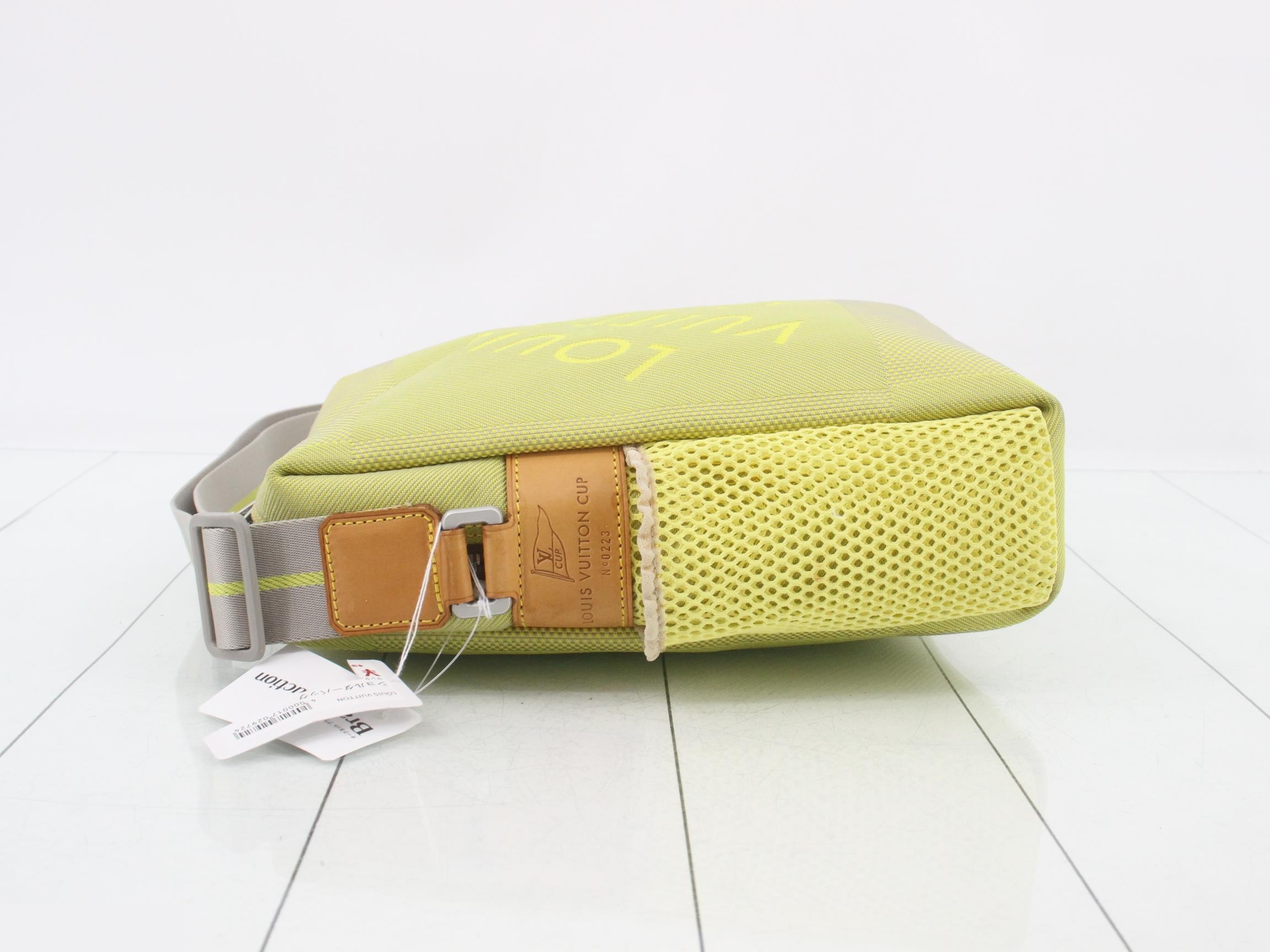 Damier Geant Wisery Shoulder Bag — view 4