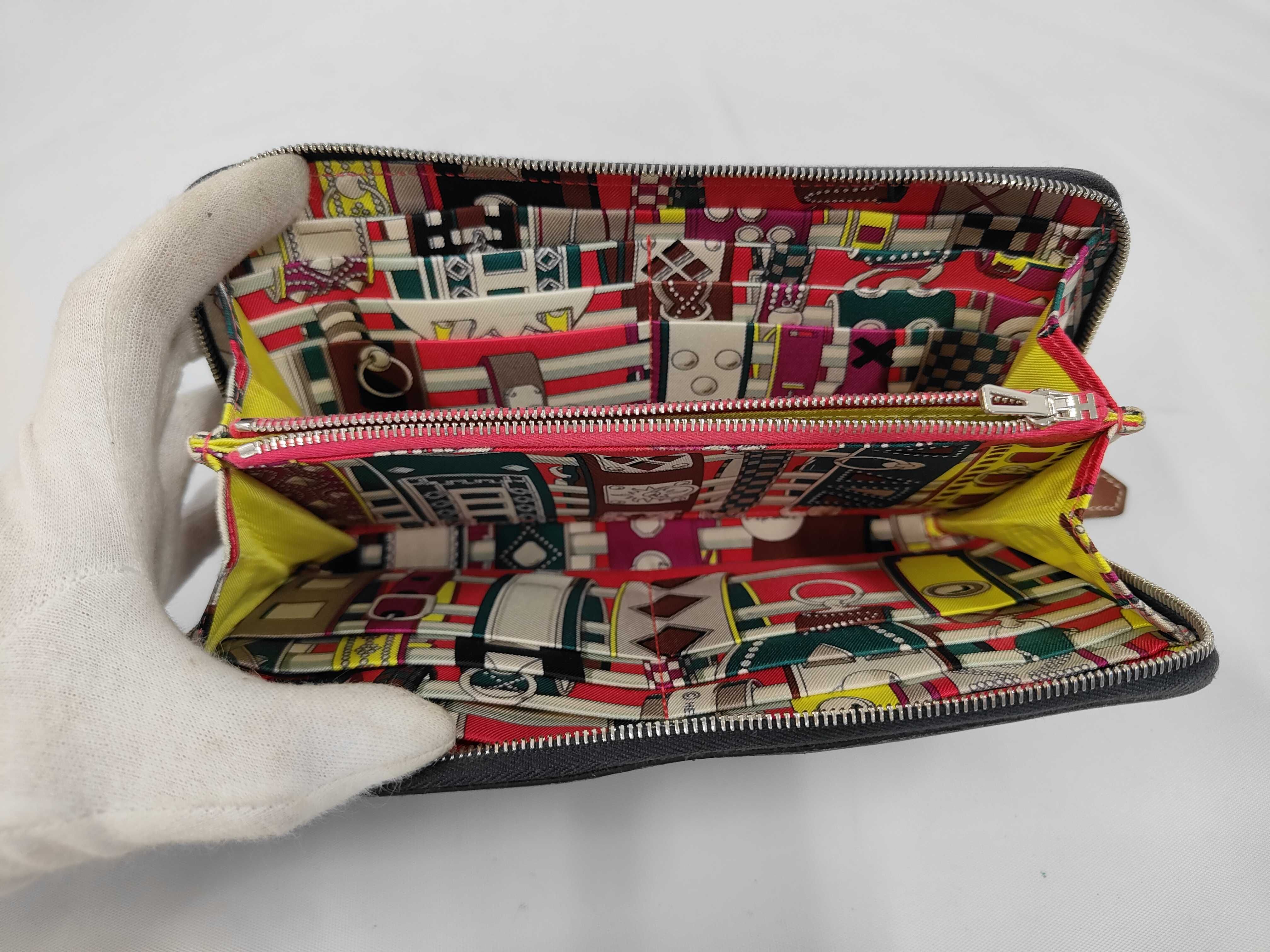 Azap Silk In Classic Veau Epsom Leather Wallet, Silver Hardware, Navy, A (Model) — view 6