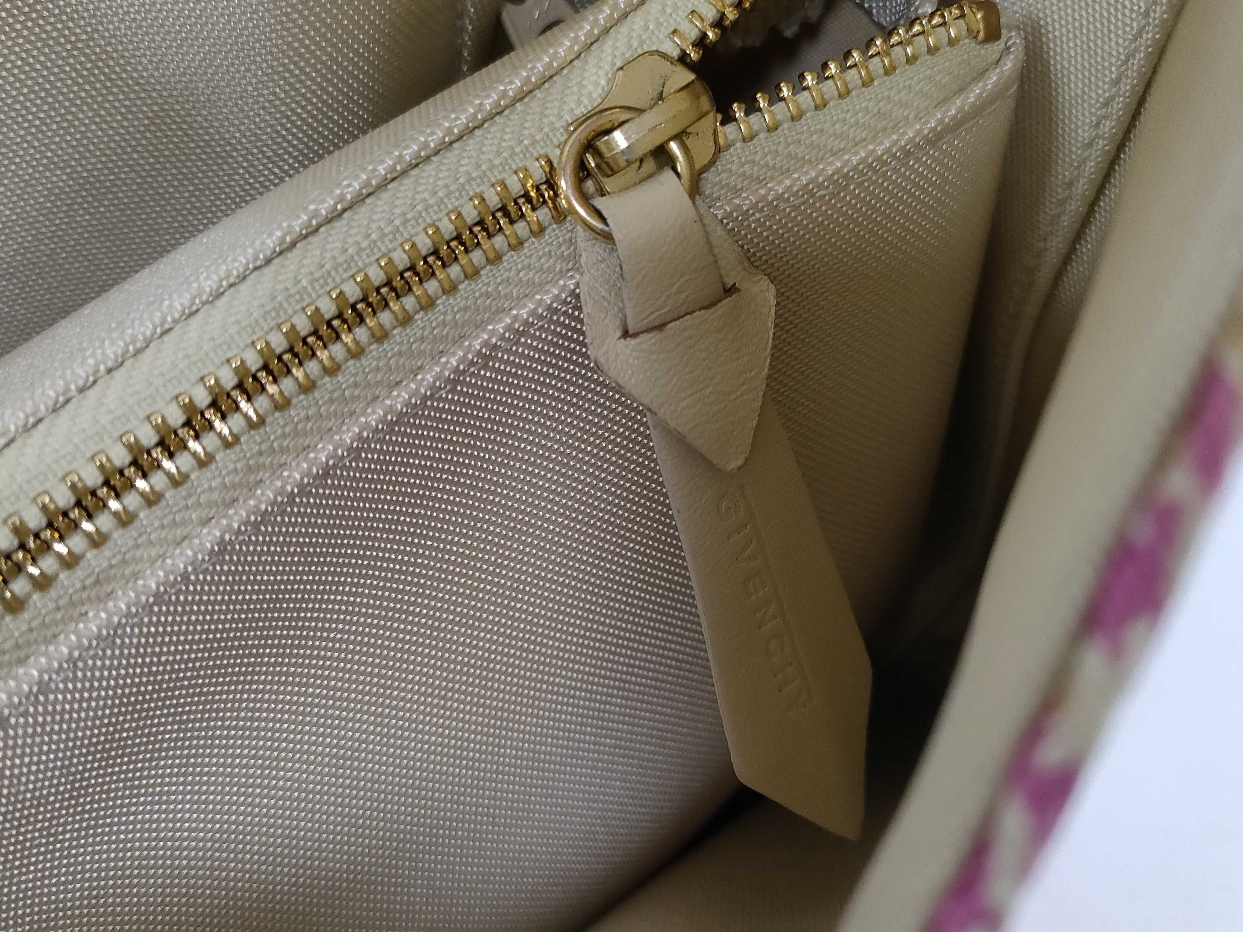 One-Shoulder Bag with Logo — view 10