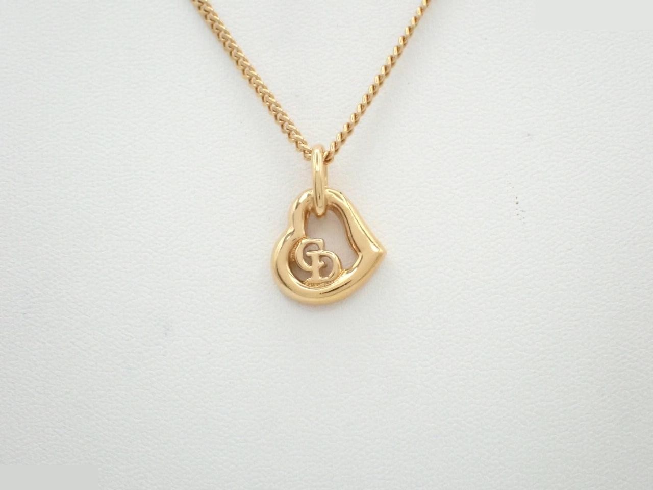Gold necklace, neck circumference approximately 48cm