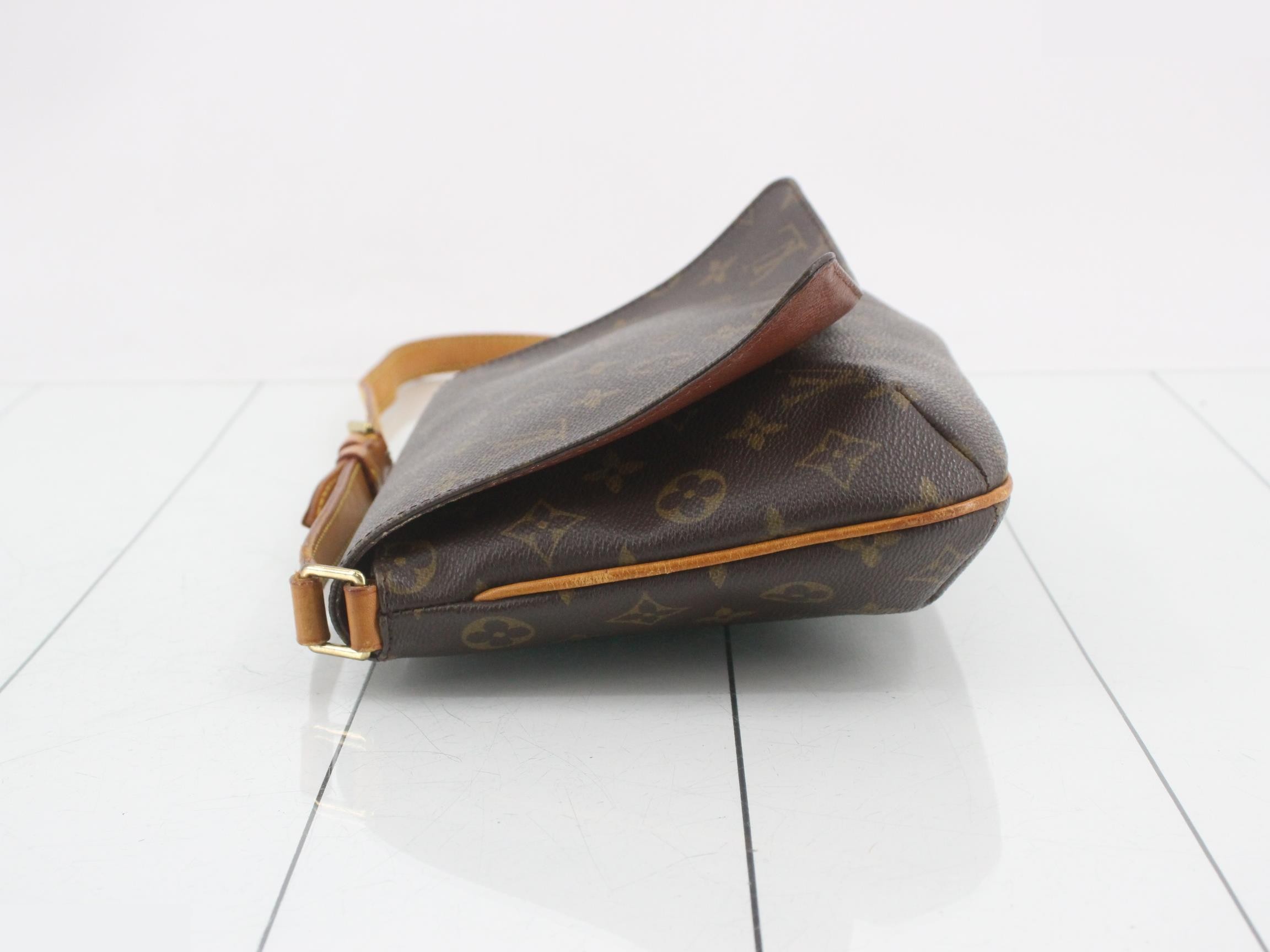 M51257 Musette Tango Short Shoulder Bag — view 4