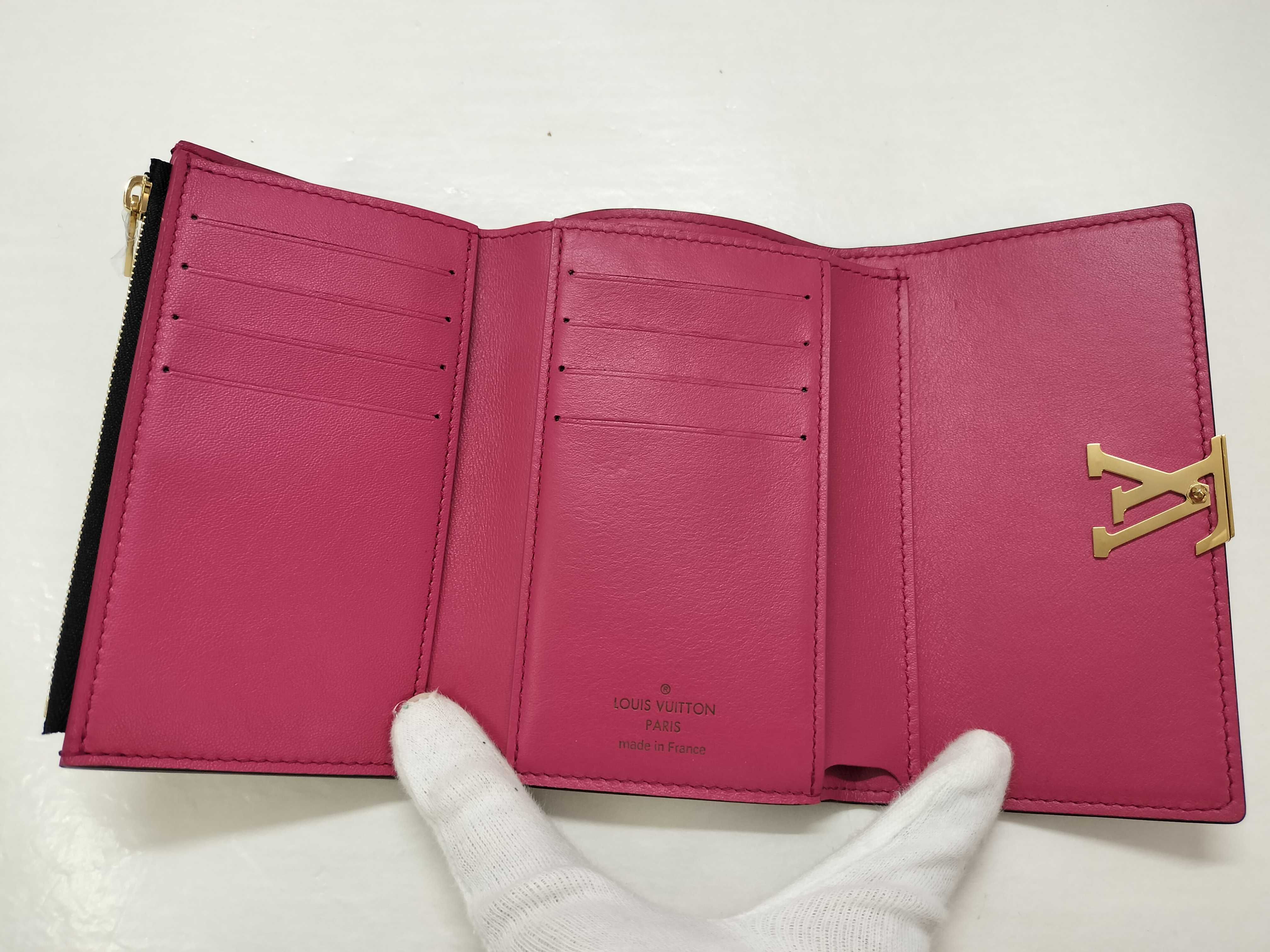 Wallet with IC Chip, Taurillon Leather, M62157 Wallet — view 15