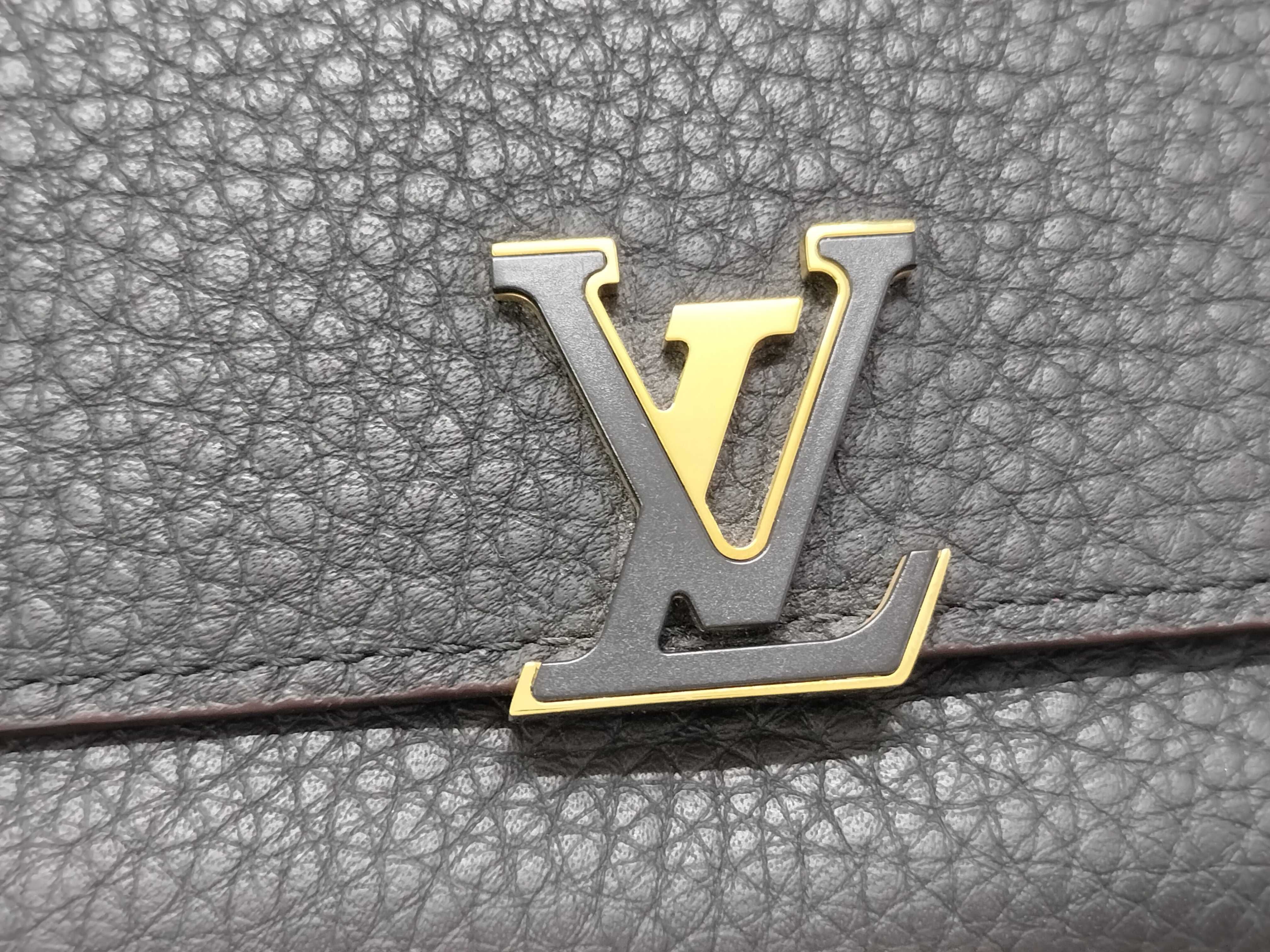 Wallet with IC Chip, Taurillon Leather, M62157 Wallet — view 7