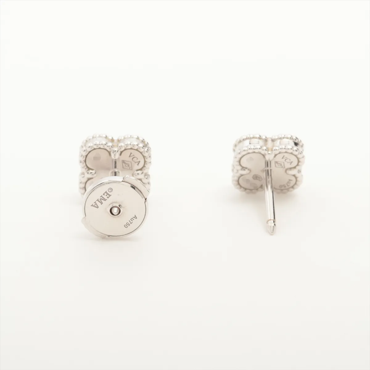 Sweet Alhambra Shell Earrings 750(WG) 2.6g JF032374 Shell — view 2