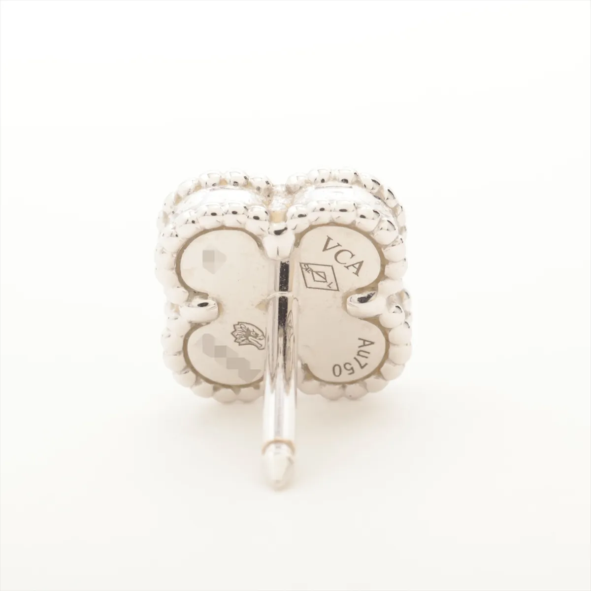 Sweet Alhambra Shell Earrings 750(WG) 2.6g JF032374 Shell — view 5