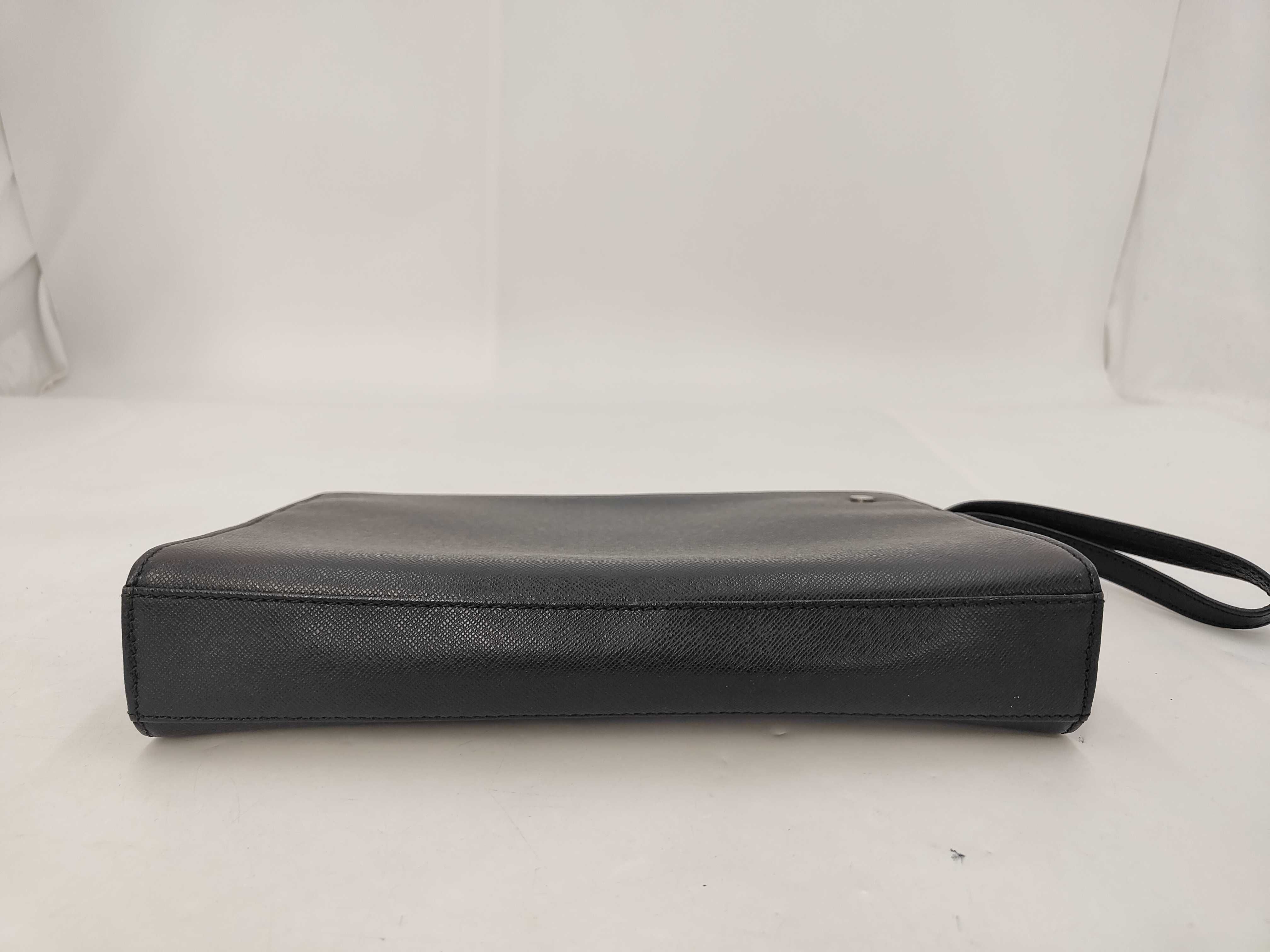 Clutch — view 4