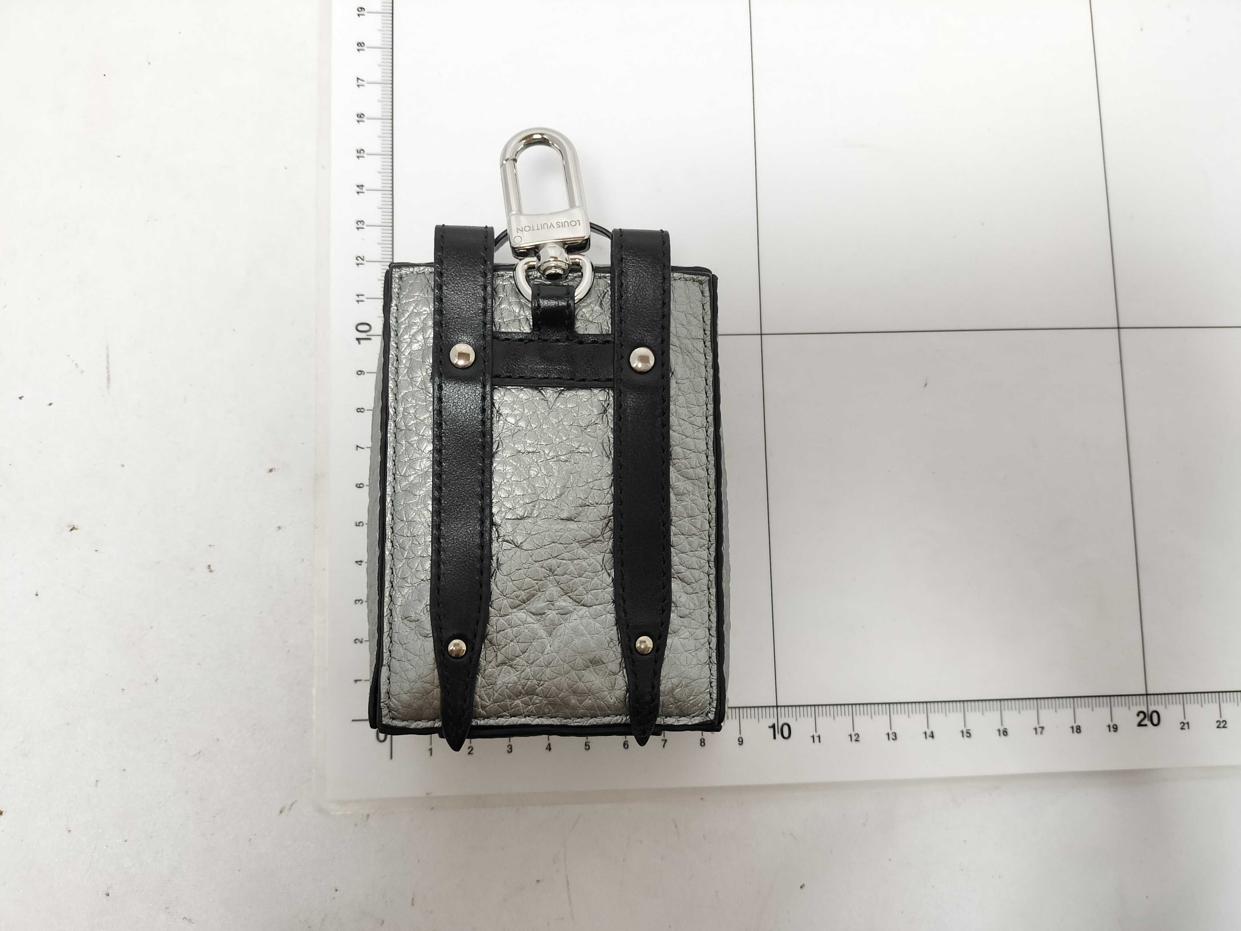 LV Keychain M01392 Key Case/Keychain — view 2