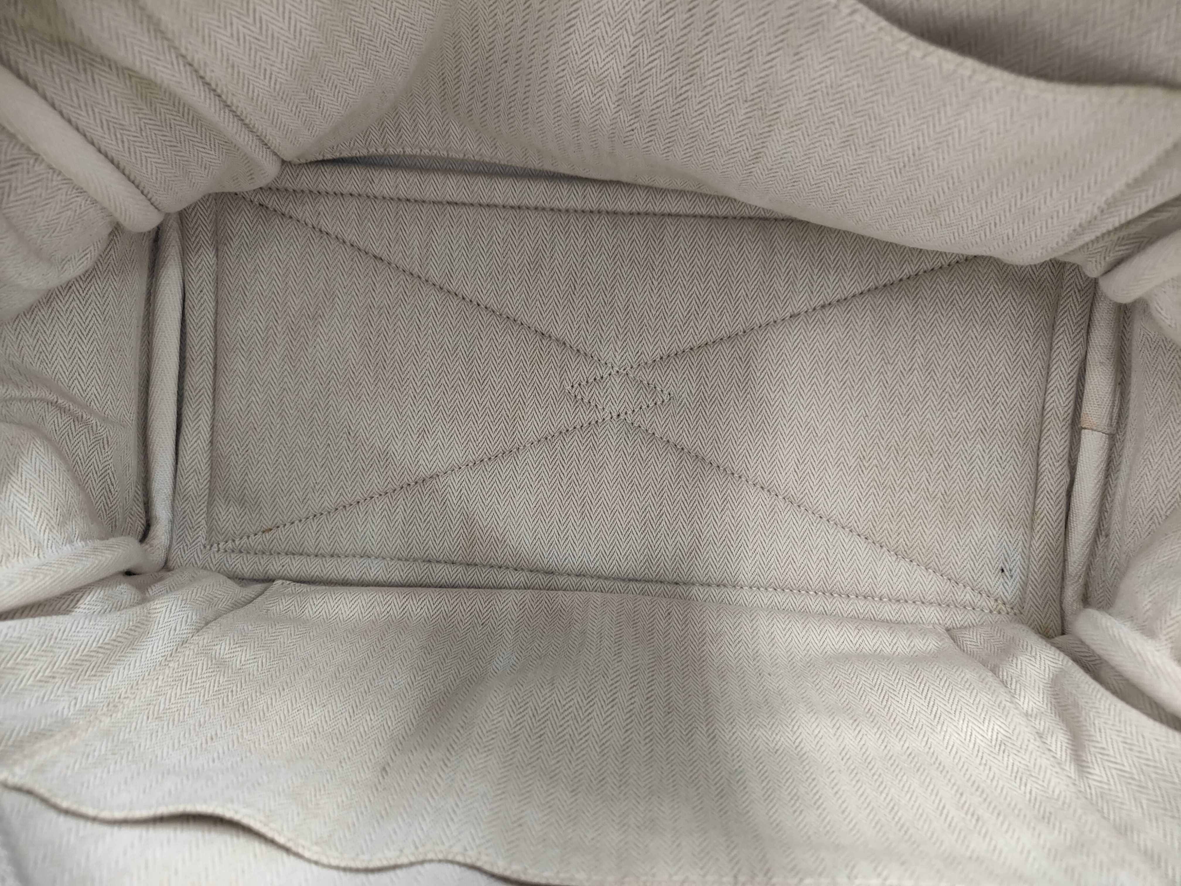 Victoria 35 Beige Tote Bag (L) - Taurillon Clemence Leather — view 8