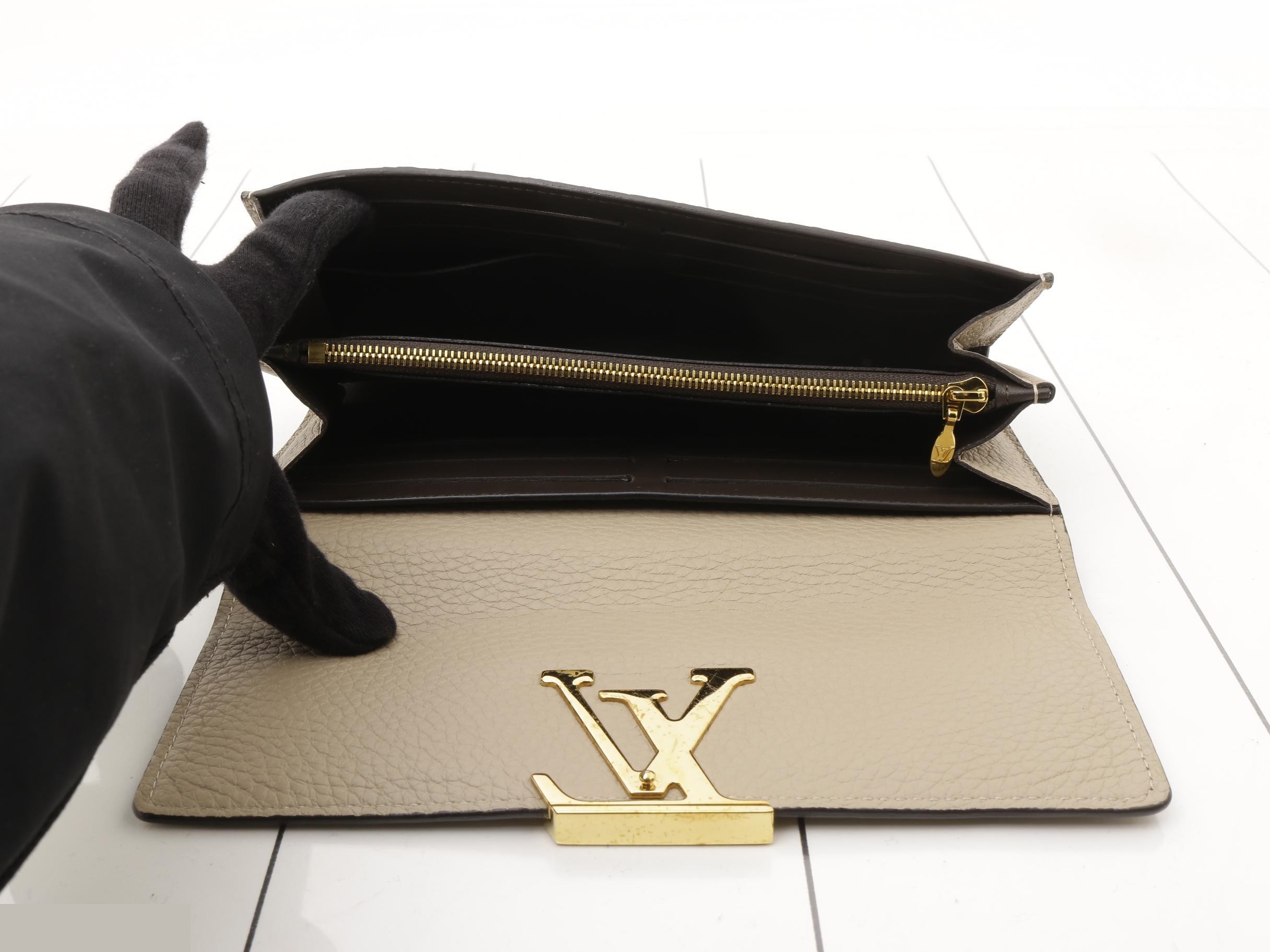 Portefeuille Capucines, Taurillon Leather, Galet — view 4