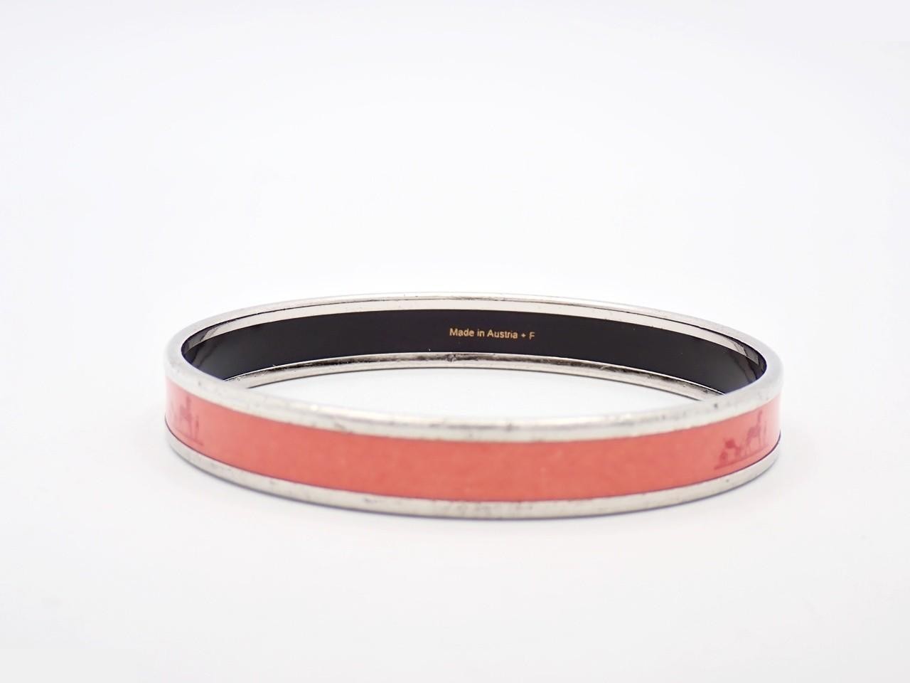 Enamel bangle, wrist circumference approximately 20cm — view 2