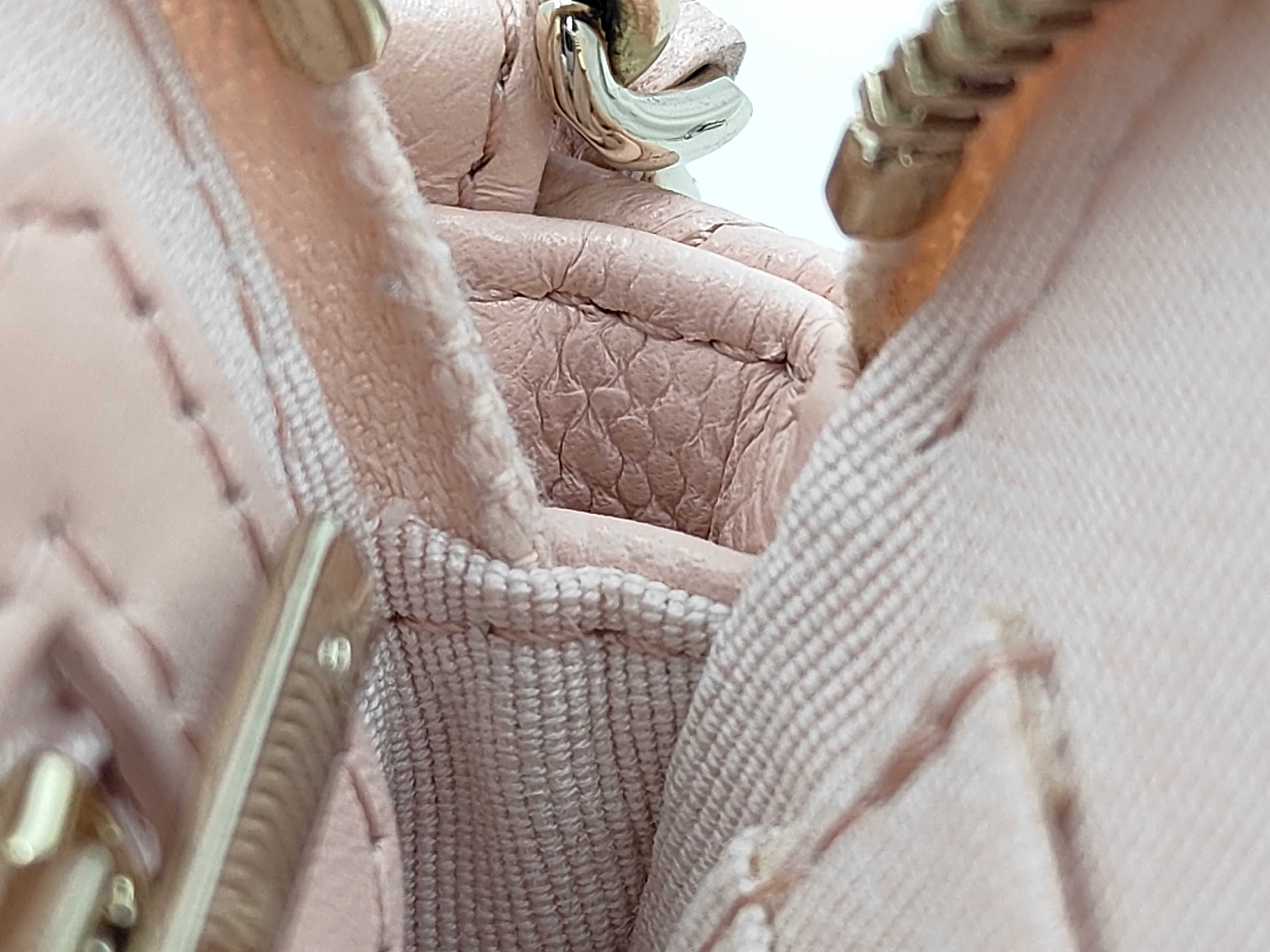 Matelassé Caviar Skin Chain Shoulder Bag — view 14