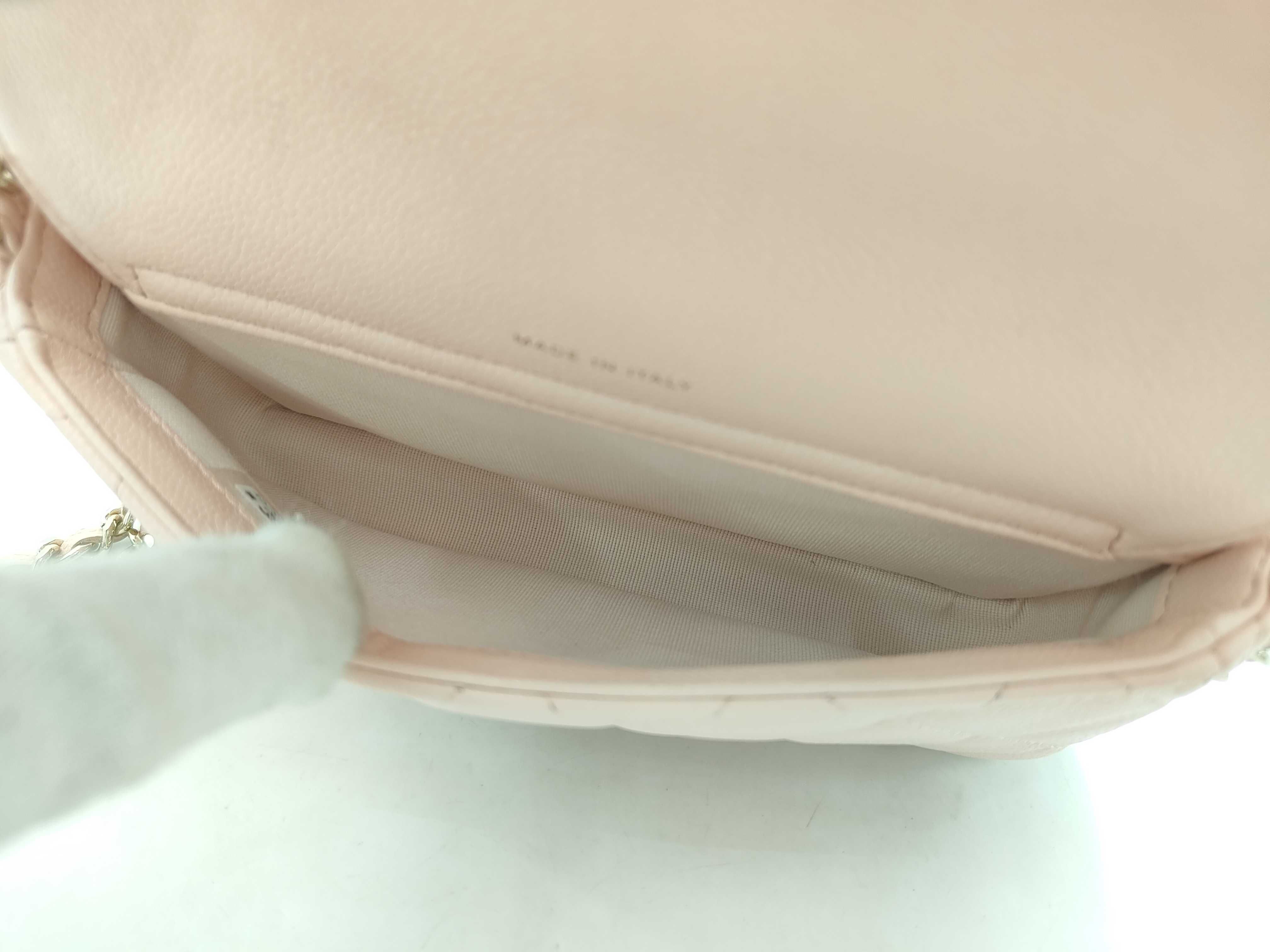 Matelassé Caviar Skin Chain Shoulder Bag — view 9