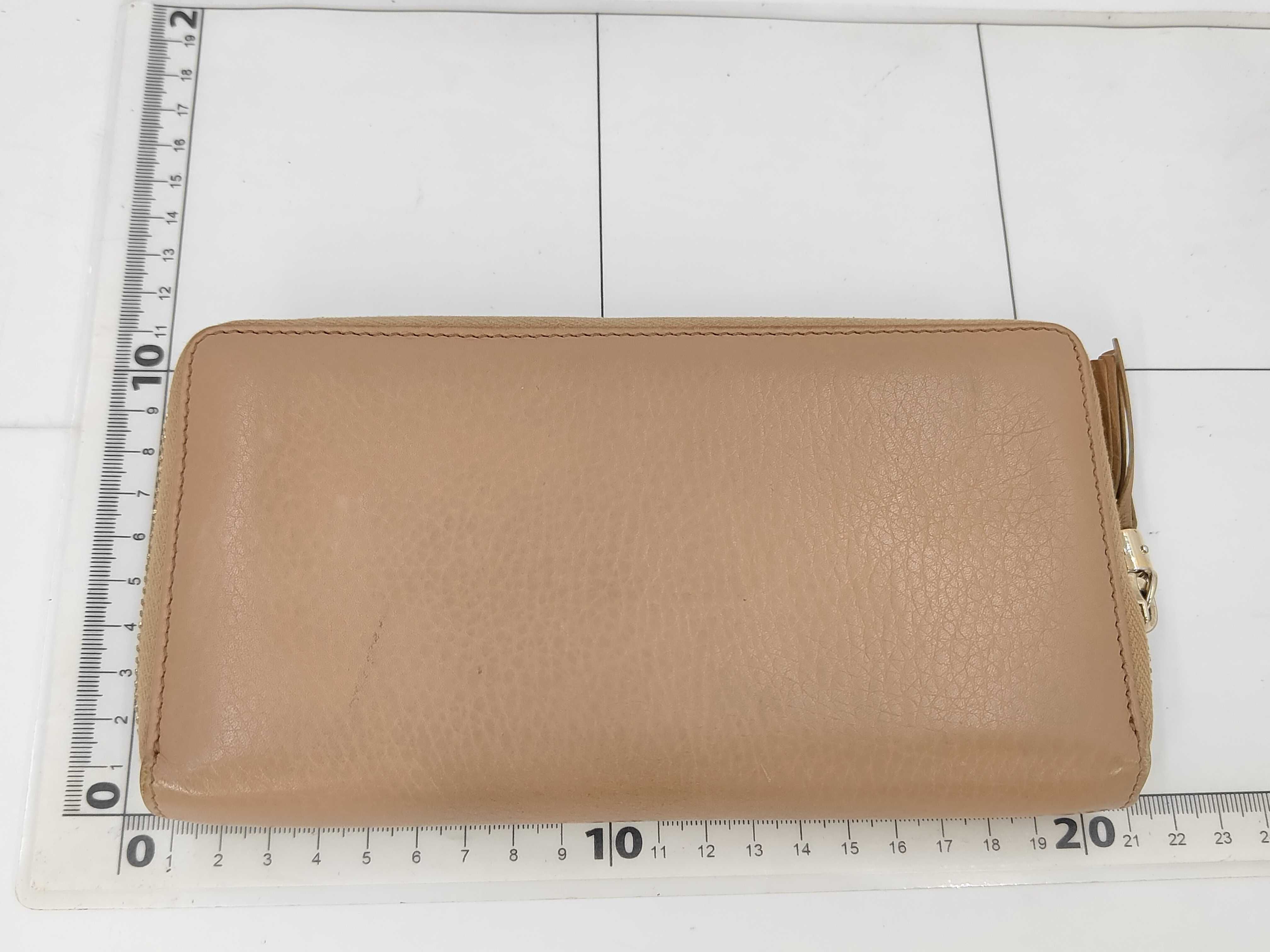 wallet — view 2