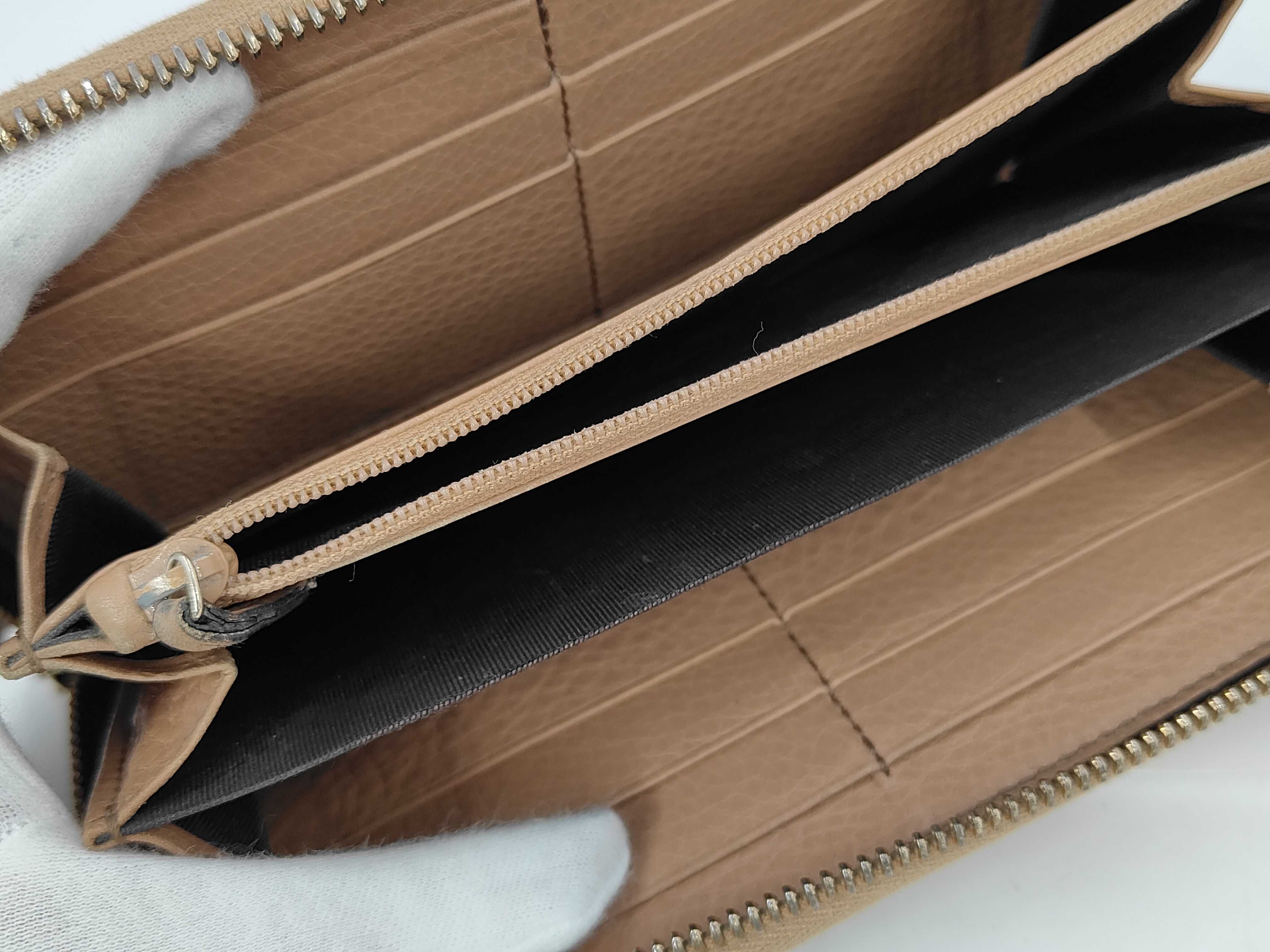 wallet — view 4