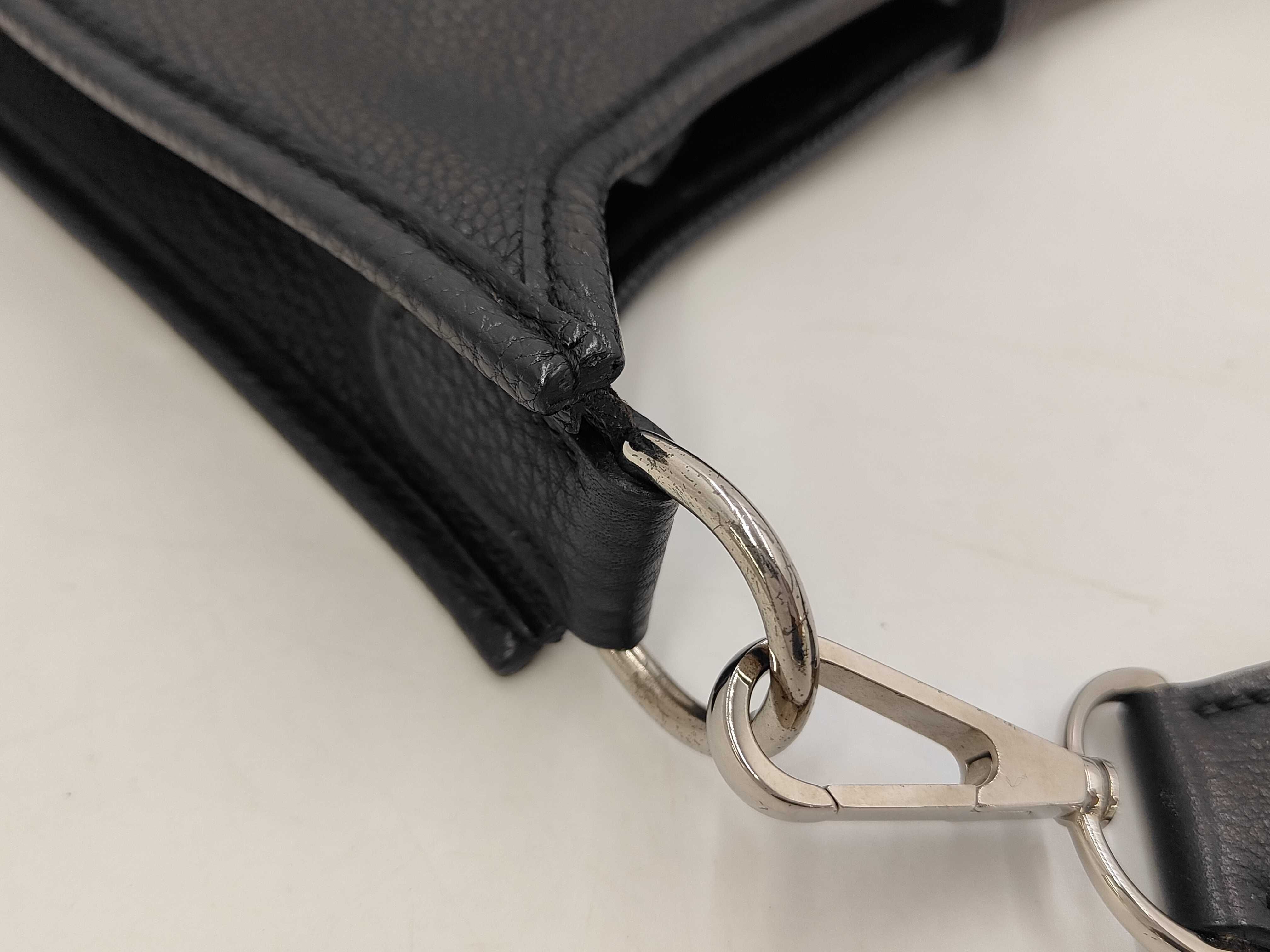 Evelyne PM Taurillon Clemence Black Shoulder Bag D — view 5