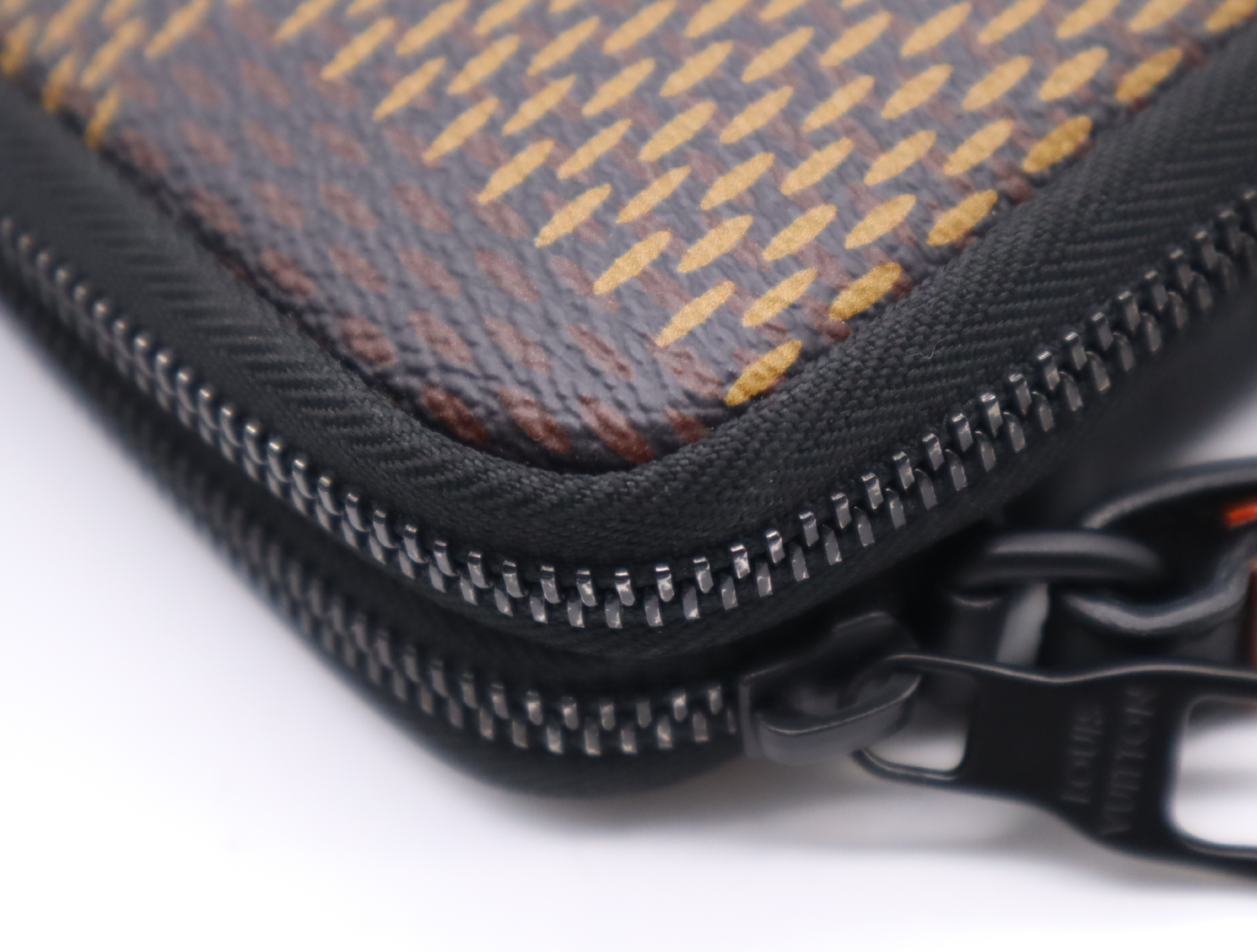 N40377 Damier Giant Ebene Double Phone Shoulder Pouch NIGO Collaboration Turtle Print Shoulder Bag — view 10