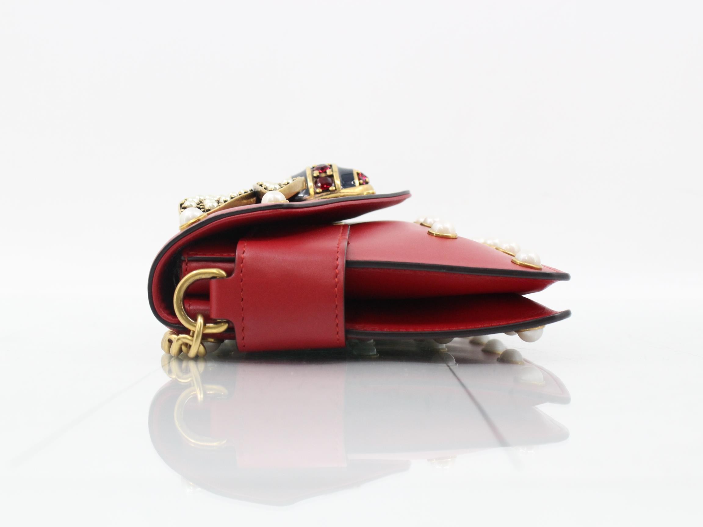 Broadway Pearl Bee Chain Shoulder Bag — view 4