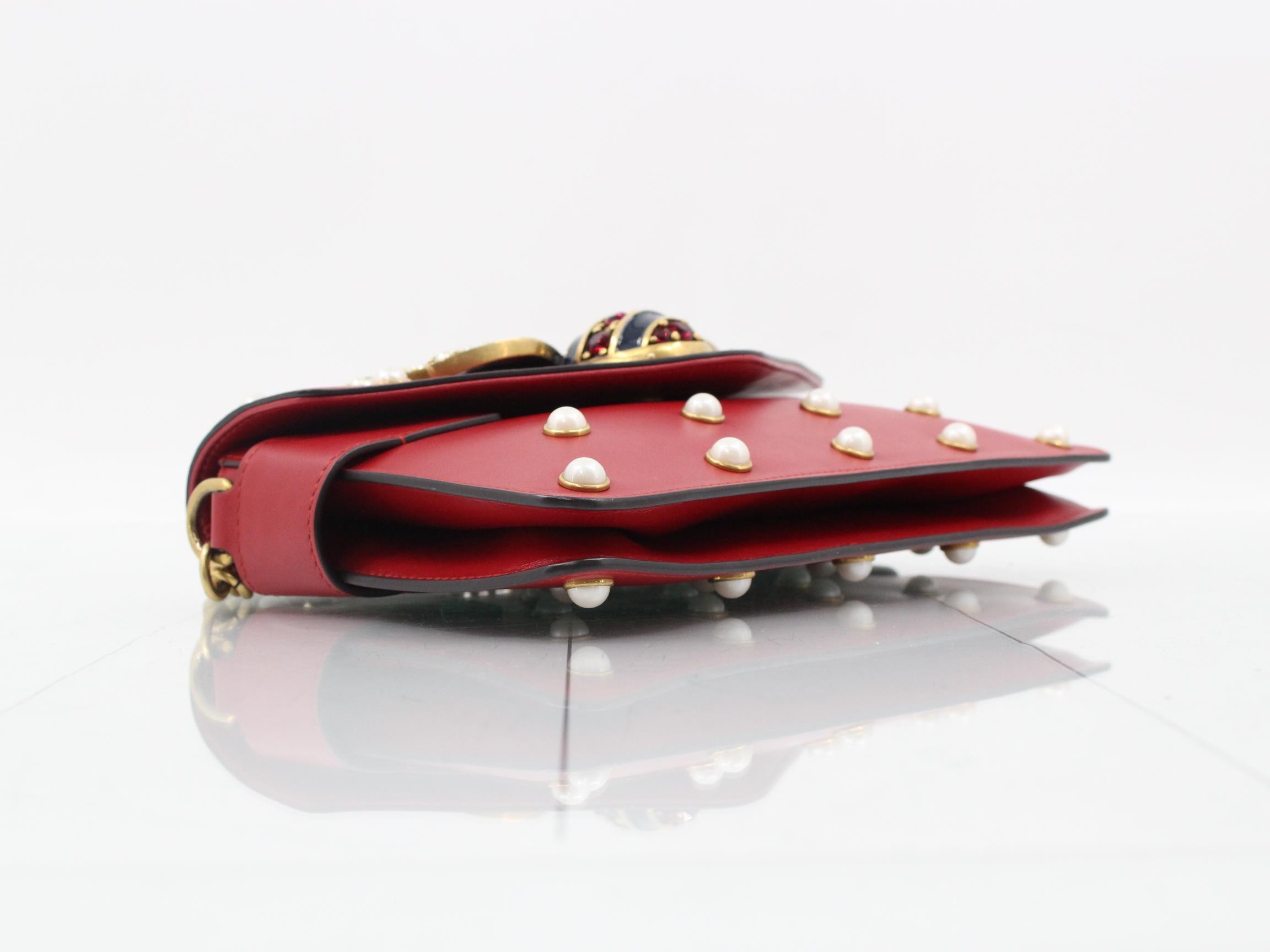 Broadway Pearl Bee Chain Shoulder Bag — view 5