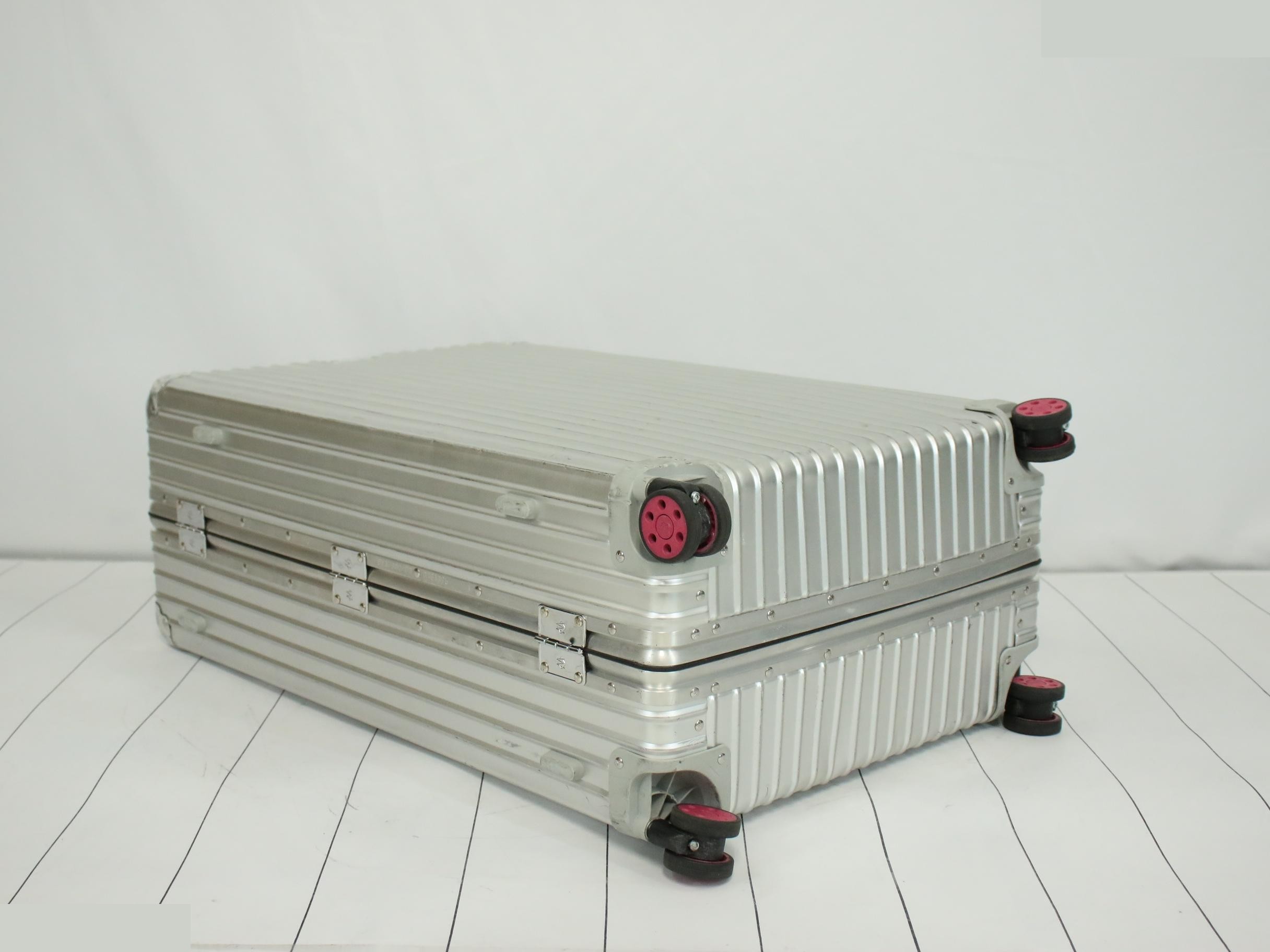 Carry-on suitcase, check-in size L, aluminum, silver — view 5