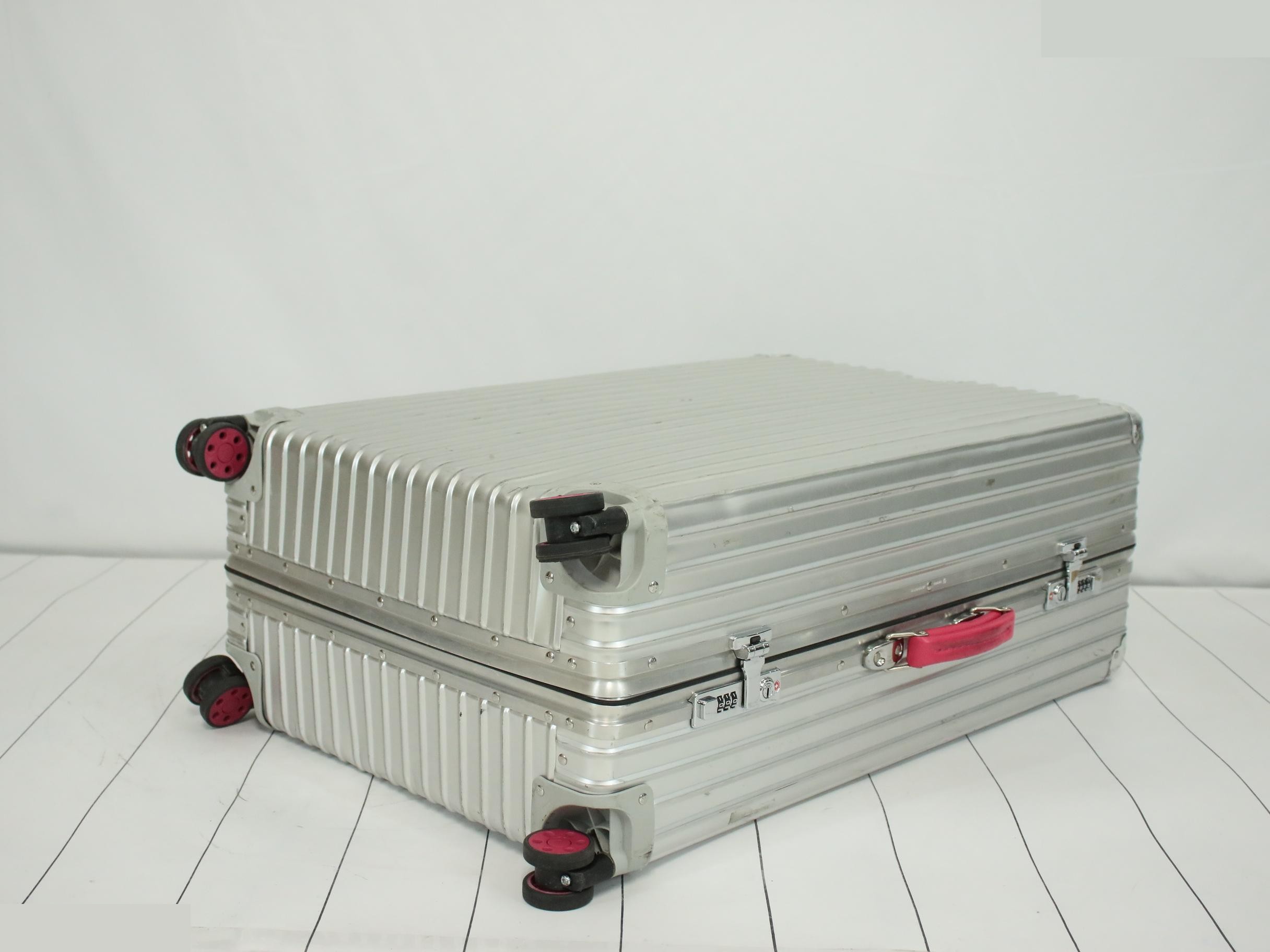 Carry-on suitcase, check-in size L, aluminum, silver — view 6
