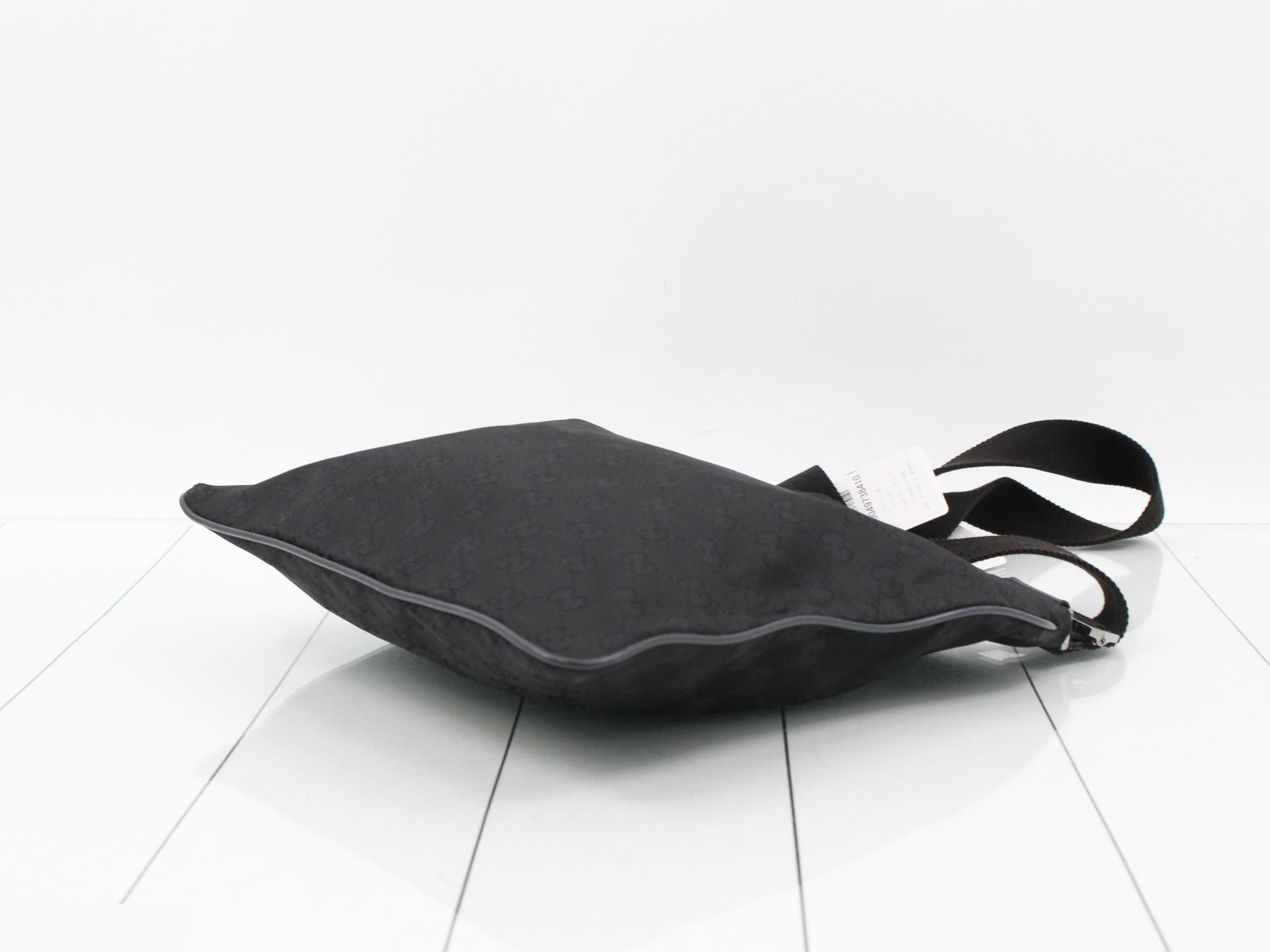 GG Canvas Shoulder Bag — view 6