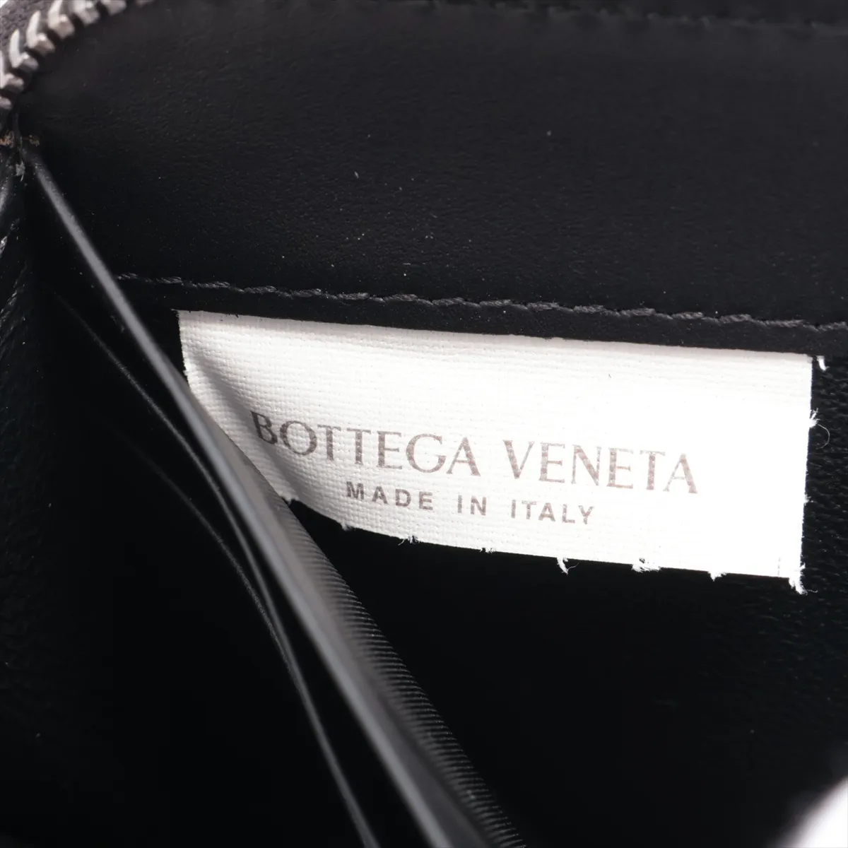 Intrecciato Leather Round Zip Wallet Black — view 8