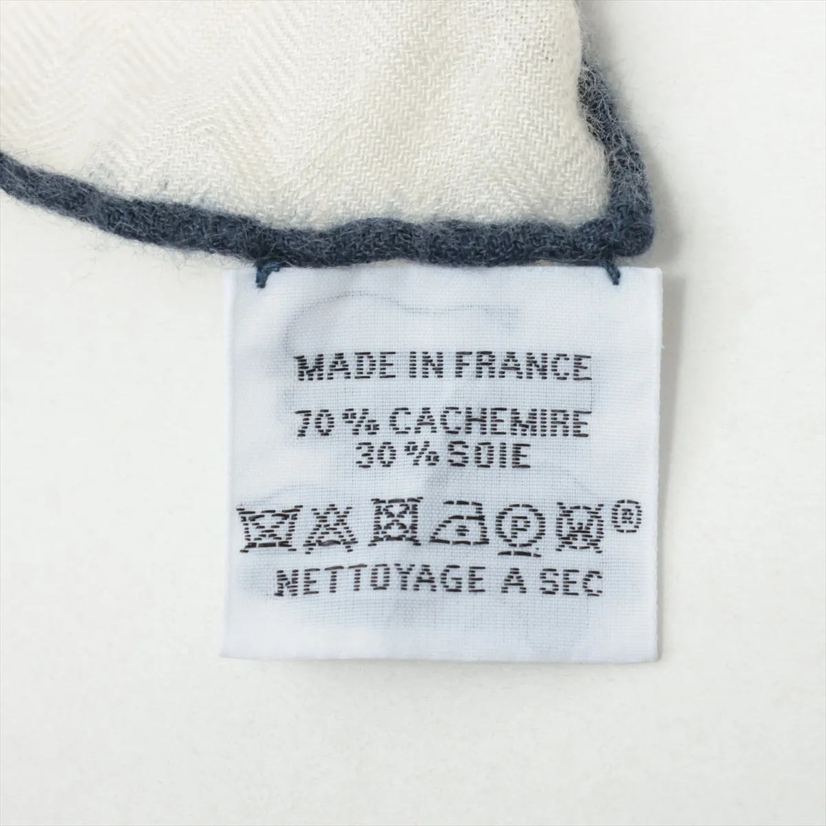 Carre Geant Chorus Stellarum scarf, cashmere x silk, ivory. Shows signs of wear, — view 6