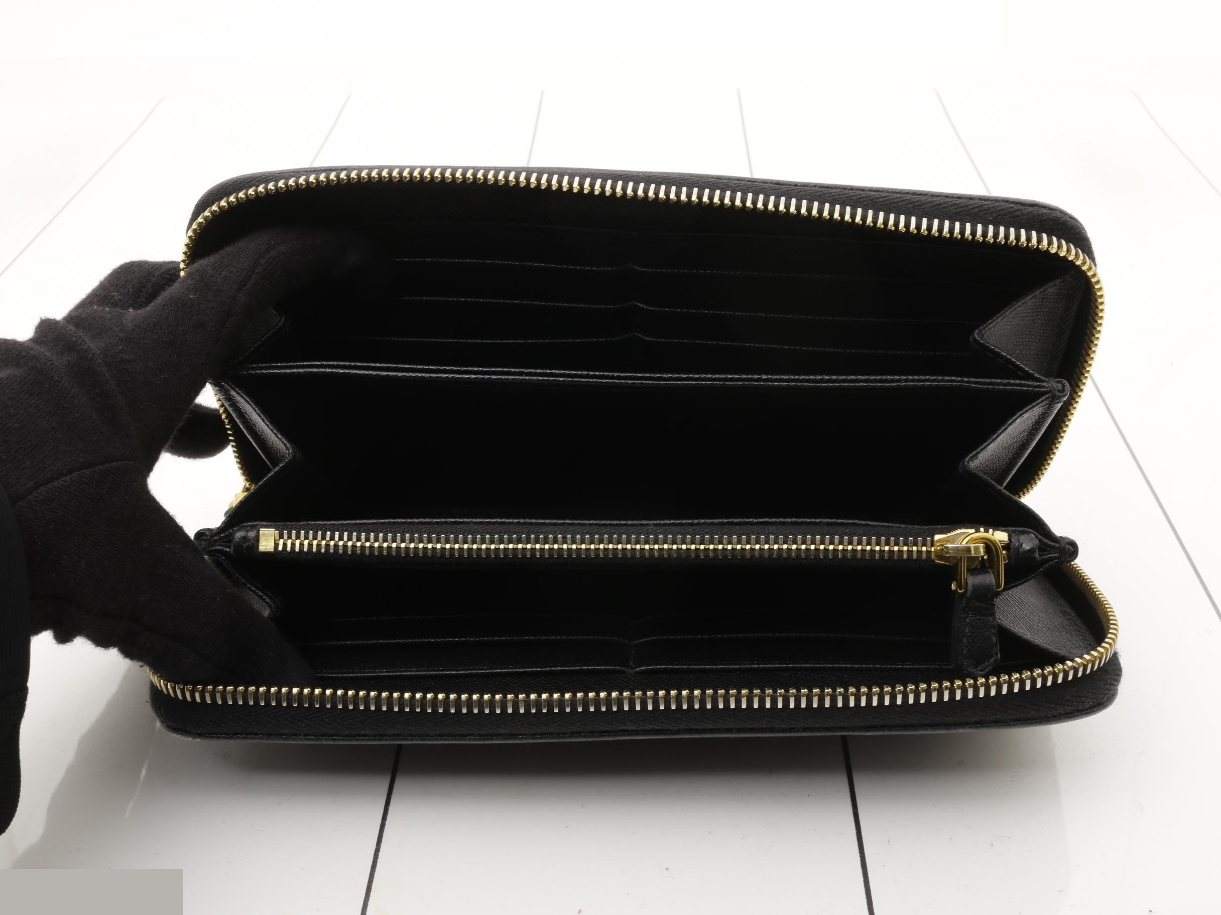Other lines: Bags and wallets, black — view 4