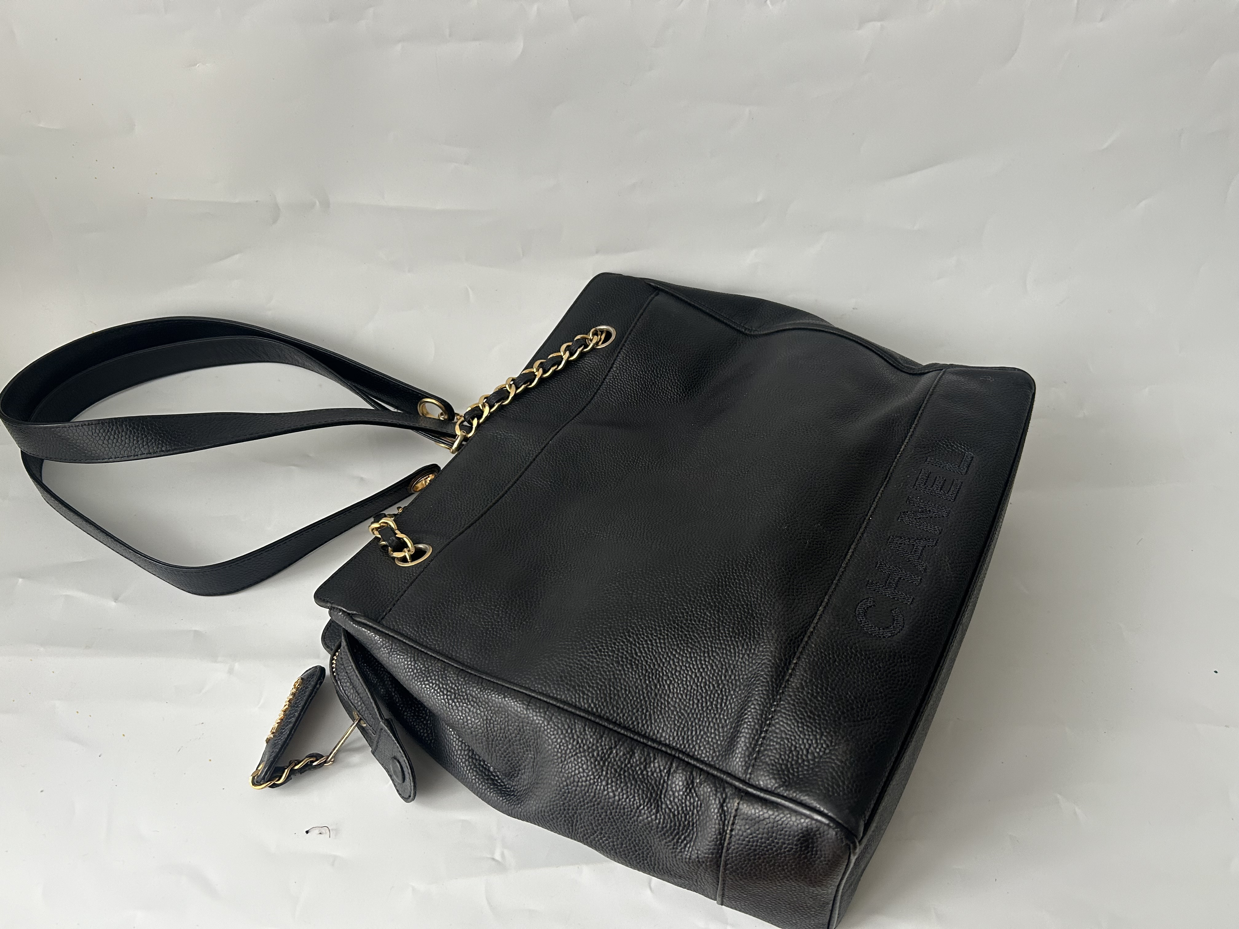Caviar Skin Logo Chain Tote Bag — view 5