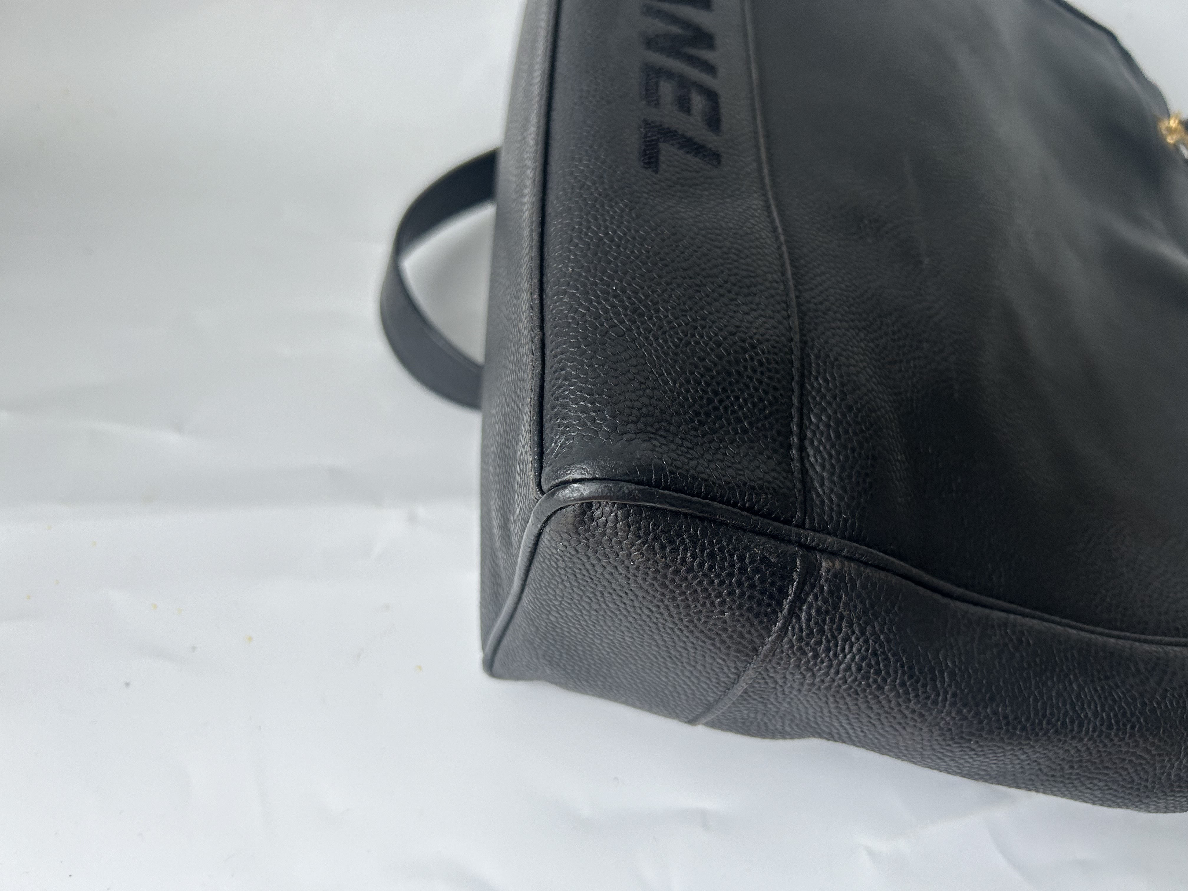 Caviar Skin Logo Chain Tote Bag — view 7