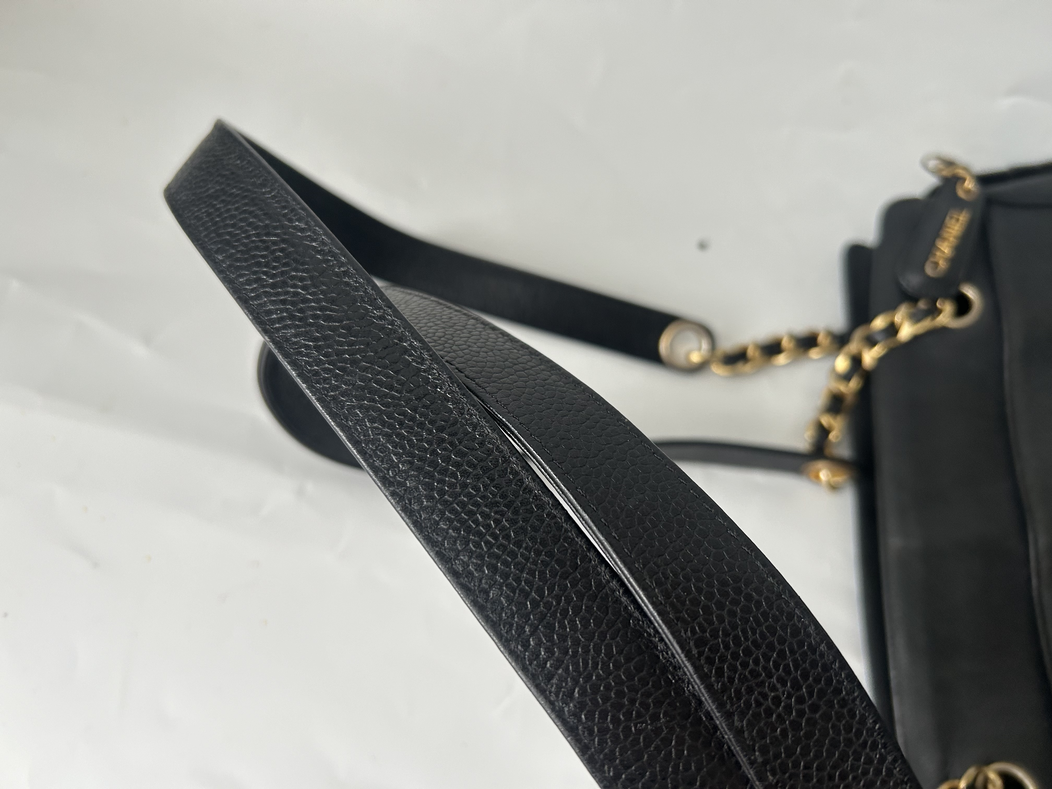 Caviar Skin Logo Chain Tote Bag — view 9