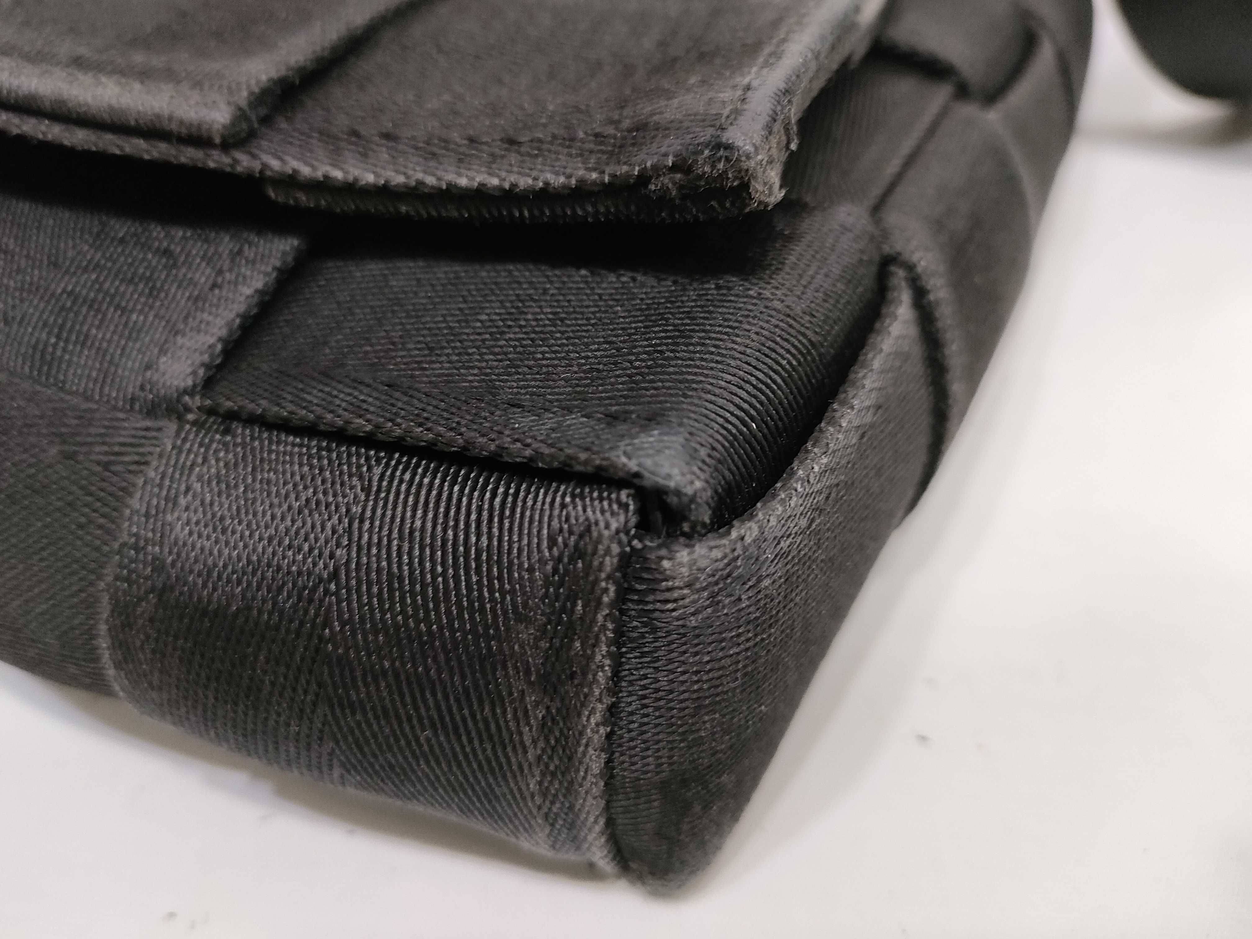 Intrecciato Bottega Cassette Canvas Maxi Intrecciato Shoulder Bag Black RFID Shoulder Bag — view 7