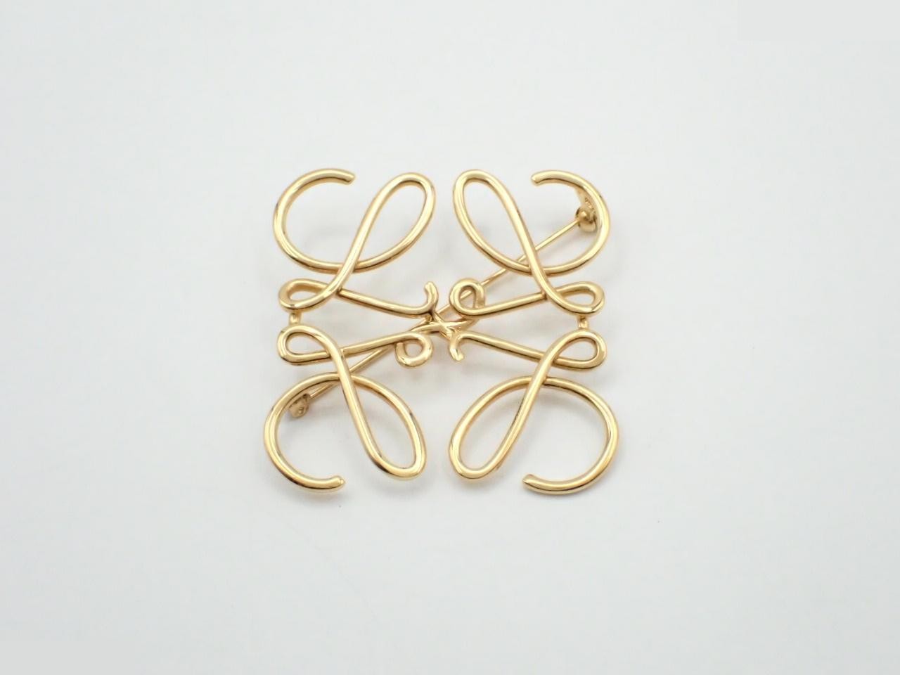 Anagram Brooch