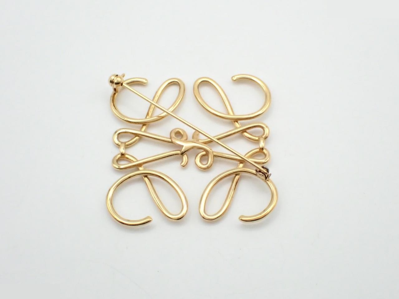Anagram Brooch — view 2
