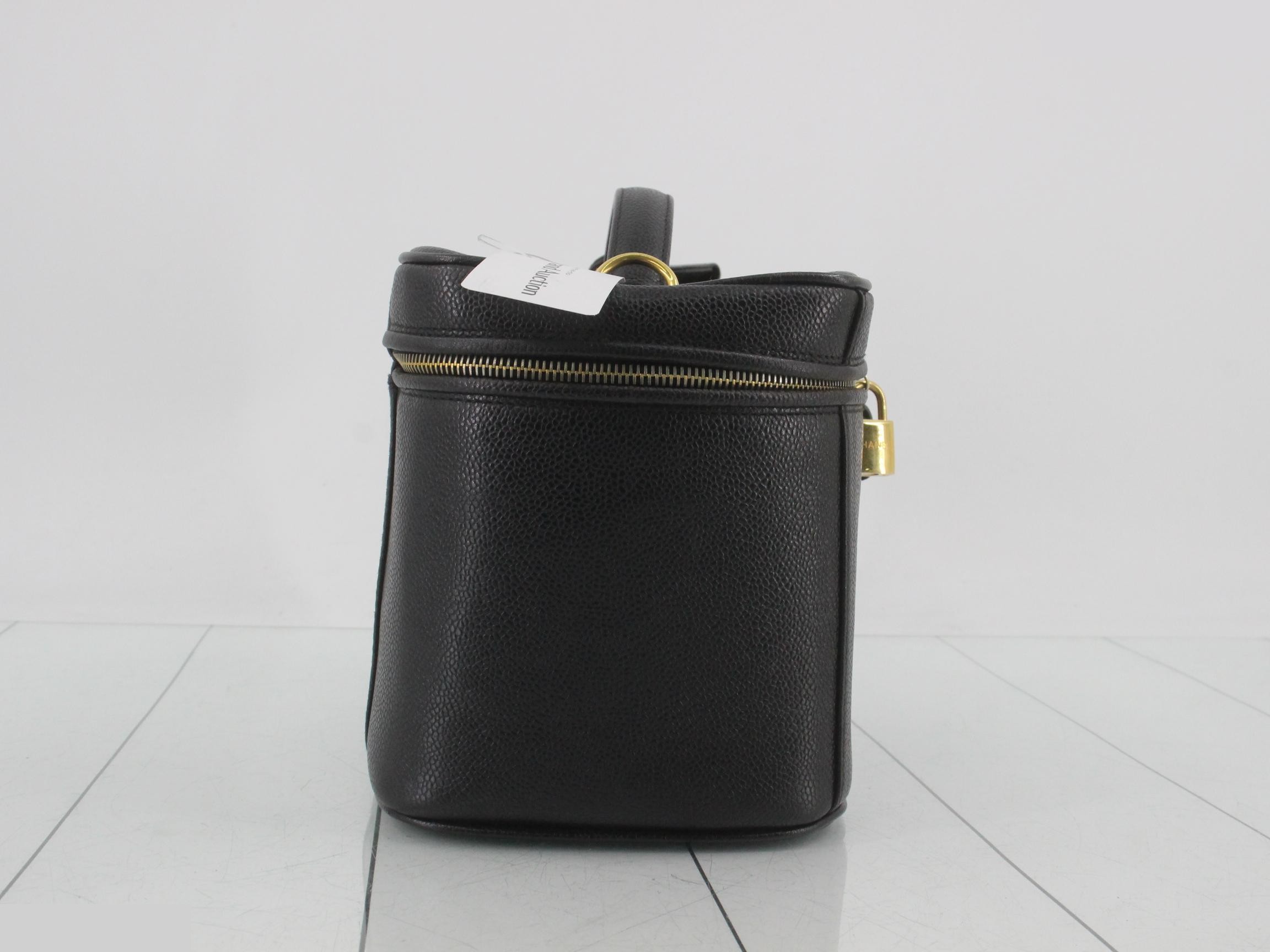 Vanity 22 Caviar Skin 2-Way Shoulder Bag — view 4