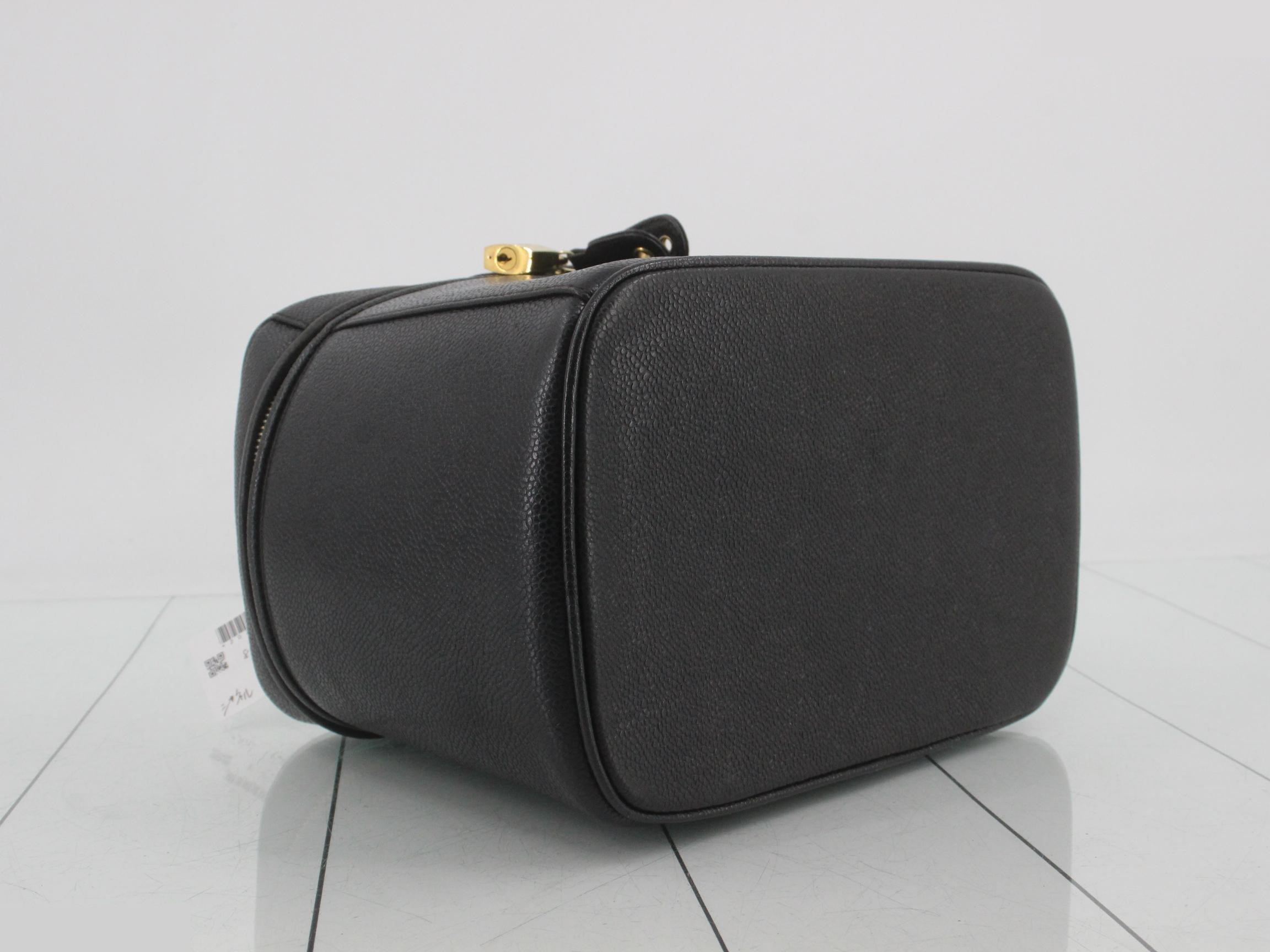 Vanity 22 Caviar Skin 2-Way Shoulder Bag — view 5