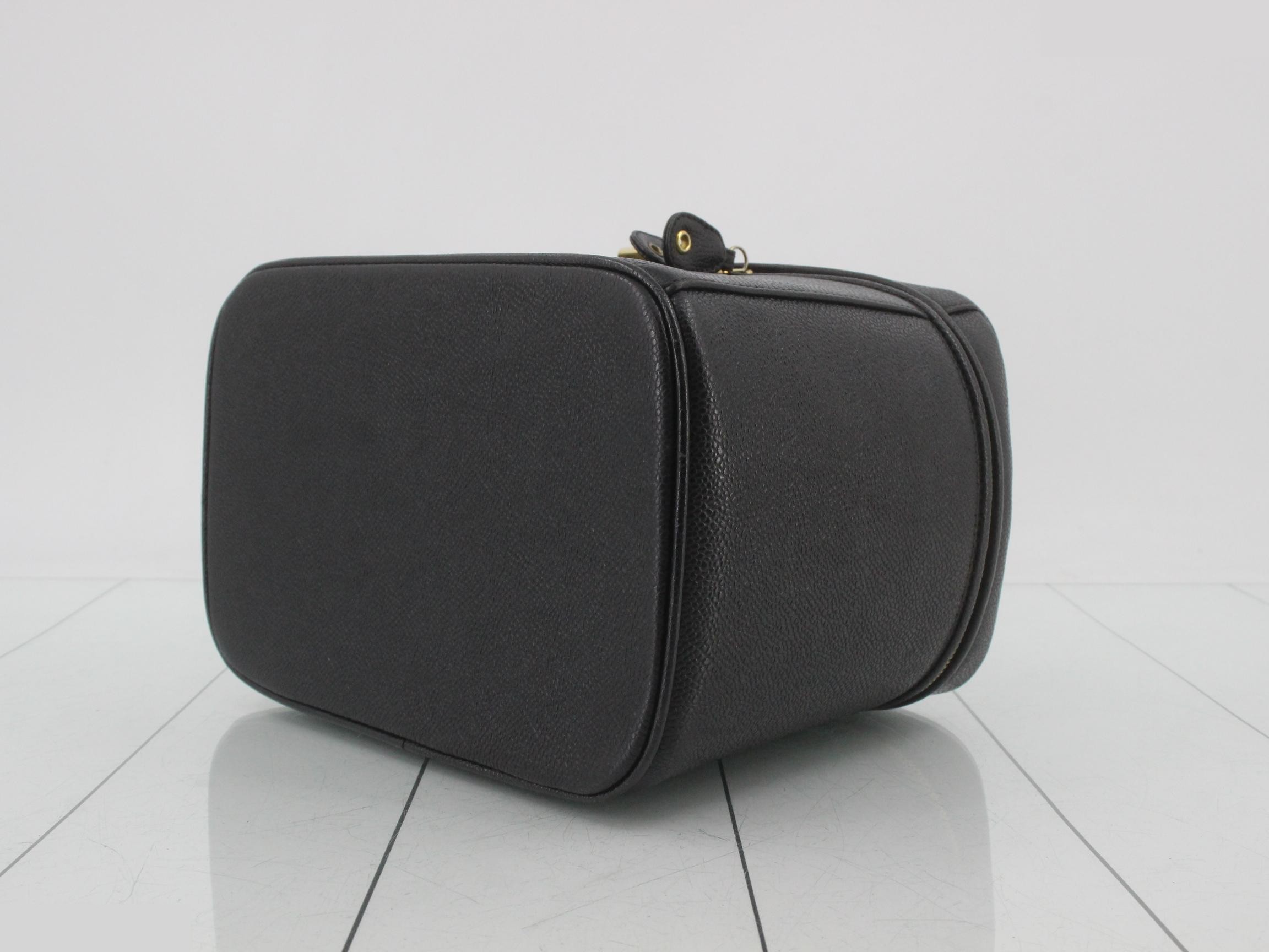 Vanity 22 Caviar Skin 2-Way Shoulder Bag — view 6